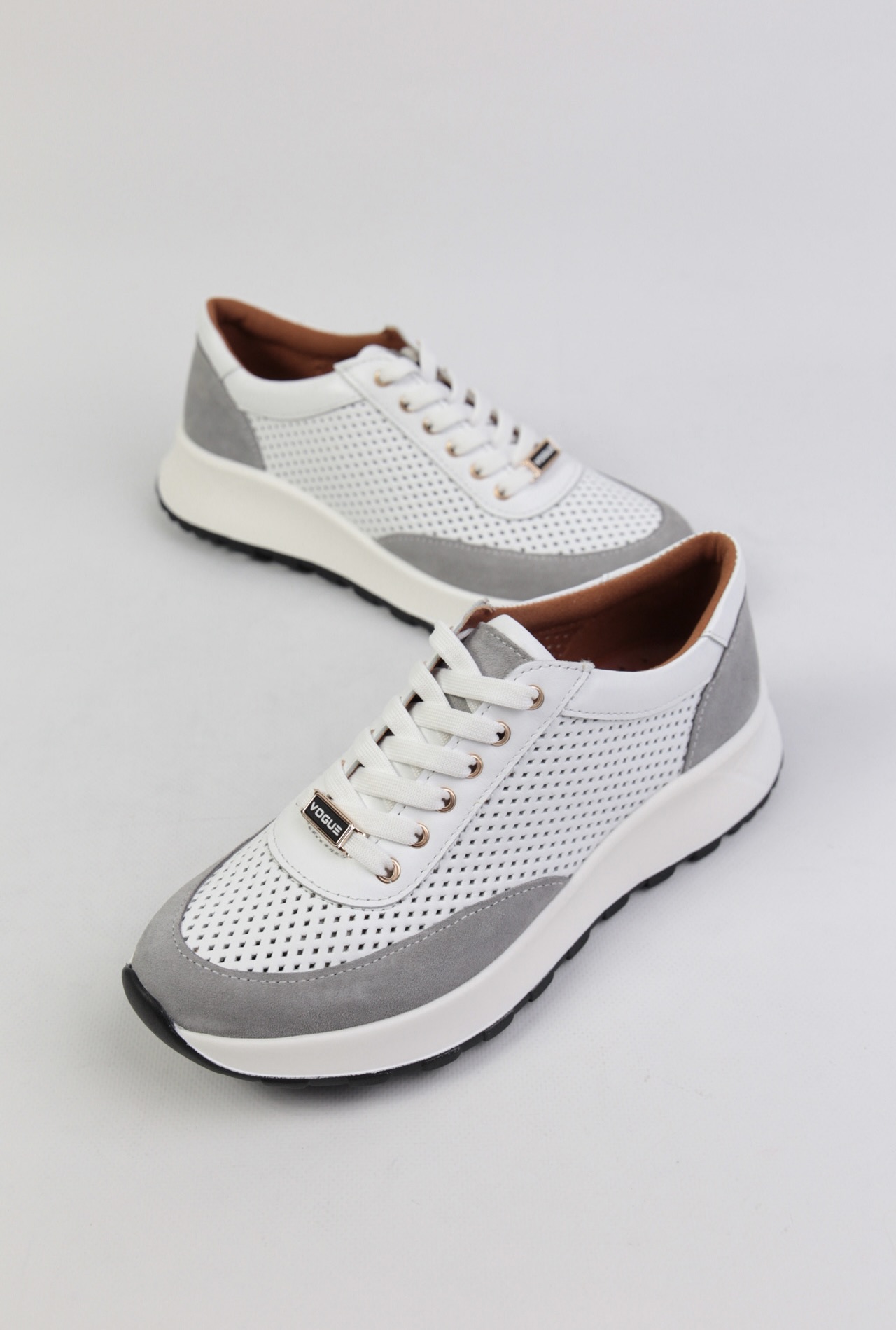 картинка Кроссовки кожаные Benito от магазина Pratik