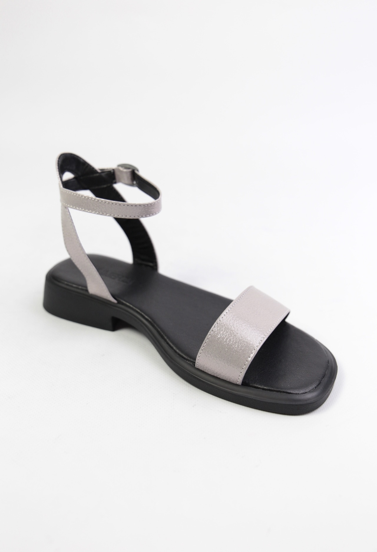 картинка Сандалии кожаные Benito от магазина Pratik