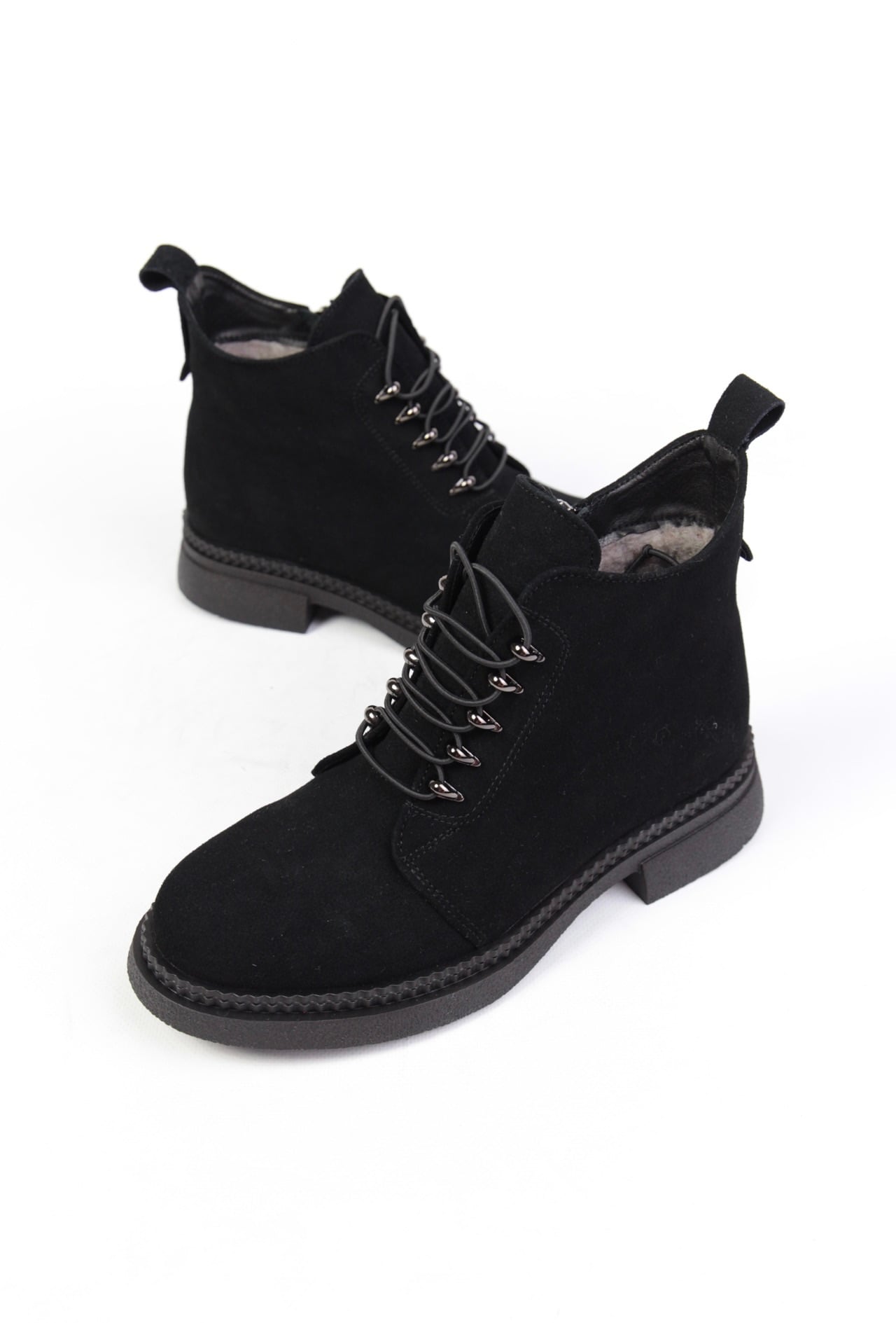 картинка Ботинки замшевые Benito от магазина Pratik