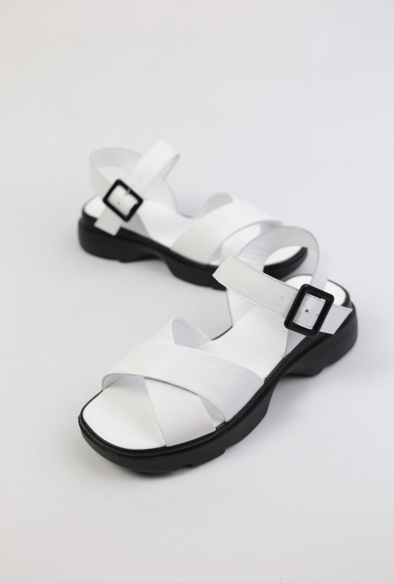 картинка Сандалии кожаные Benito от магазина Pratik