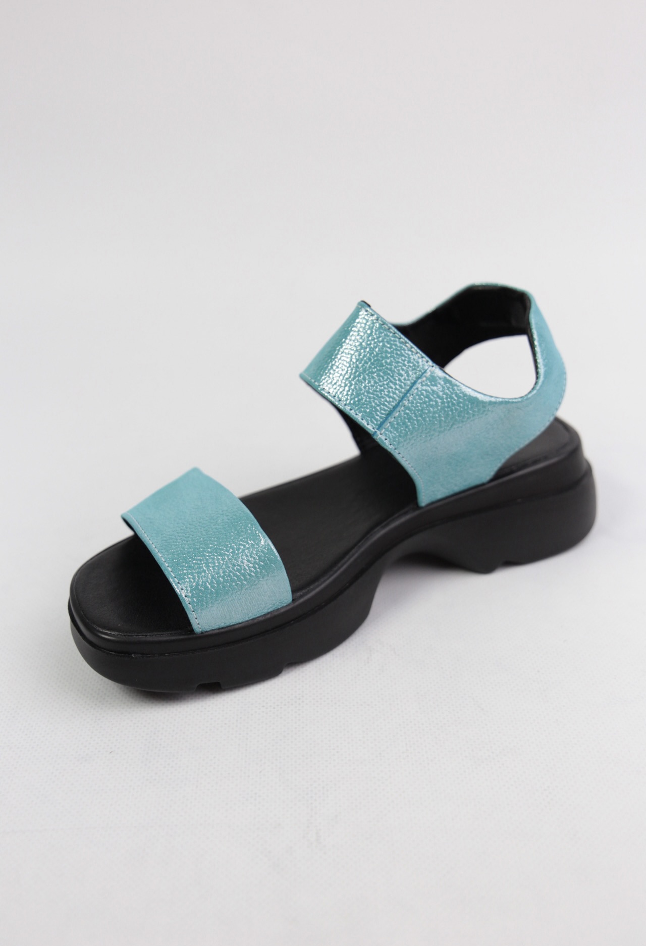 картинка Босоножки кожаные Benito от магазина Pratik