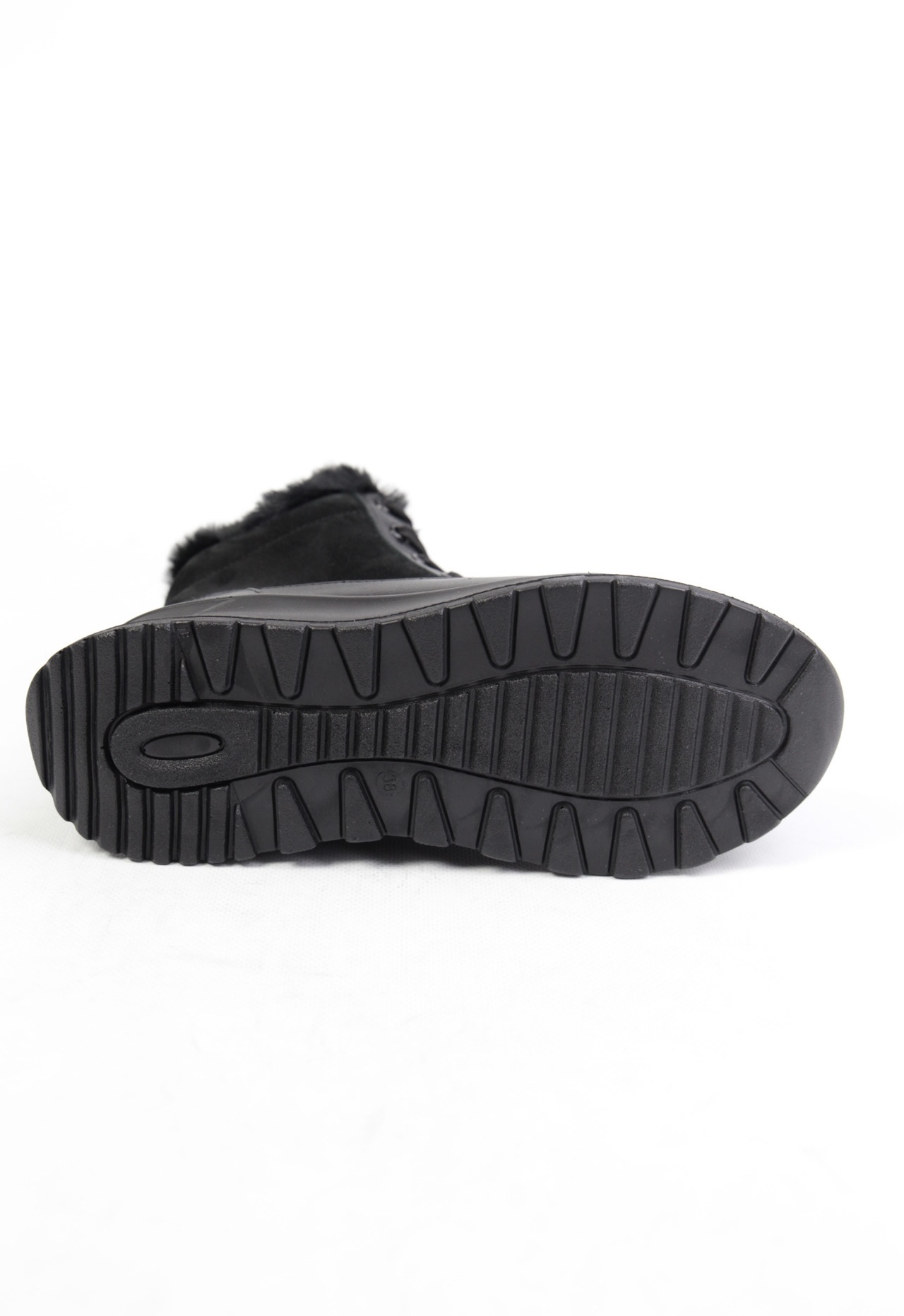 картинка Ботинки замшевые Benito от магазина Pratik