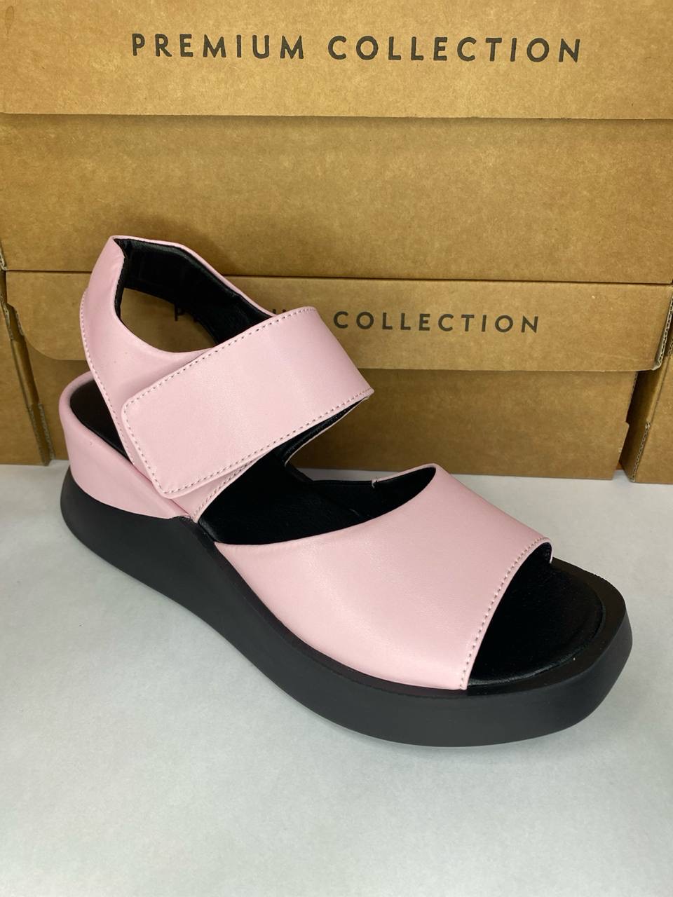 картинка Босоножки кожаные Benito от магазина Pratik