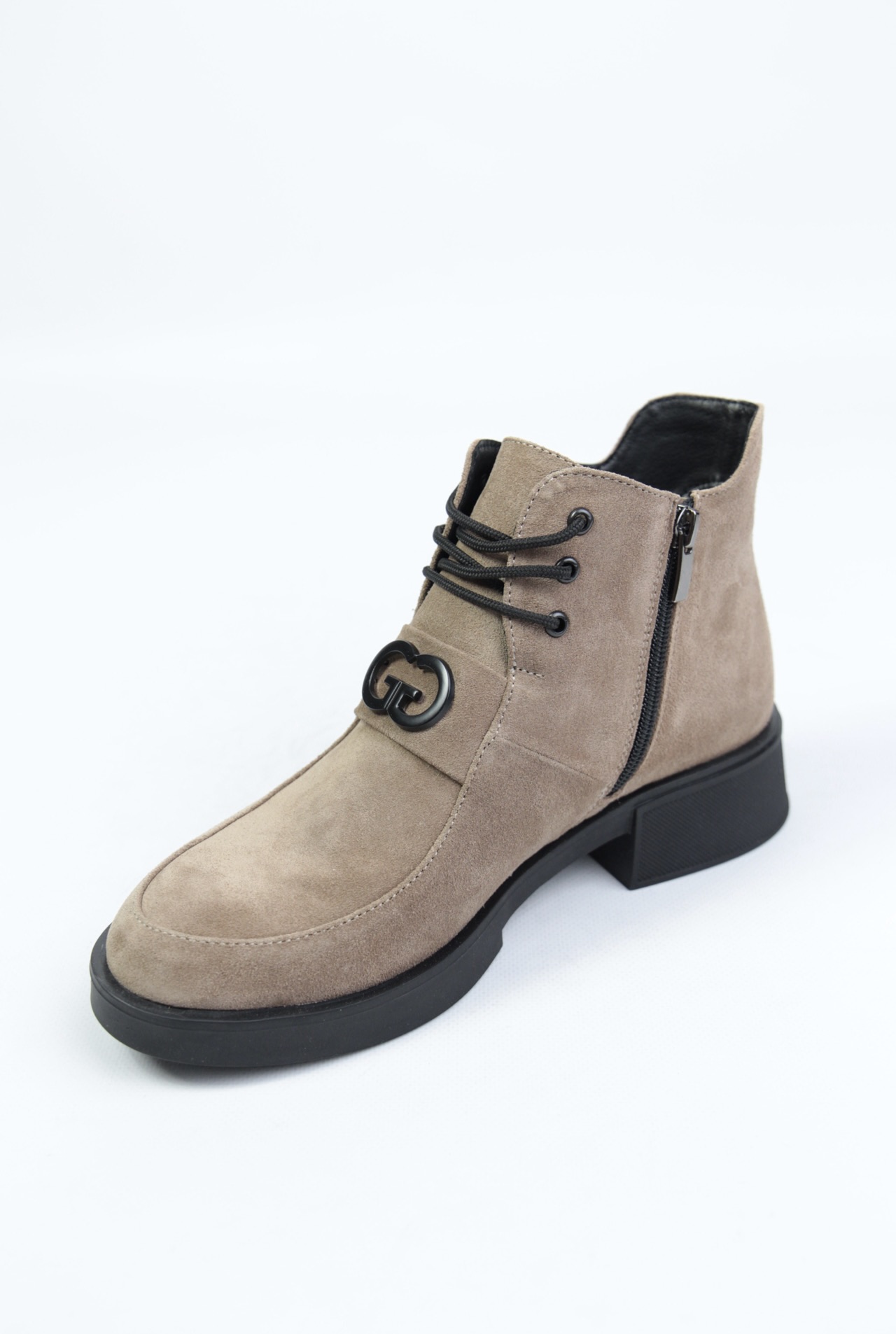 картинка Ботинки замшевые Benito от магазина Pratik