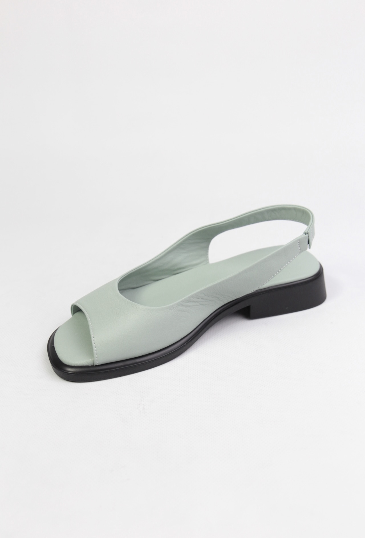 картинка Сандалии кожаные Benito от магазина Pratik