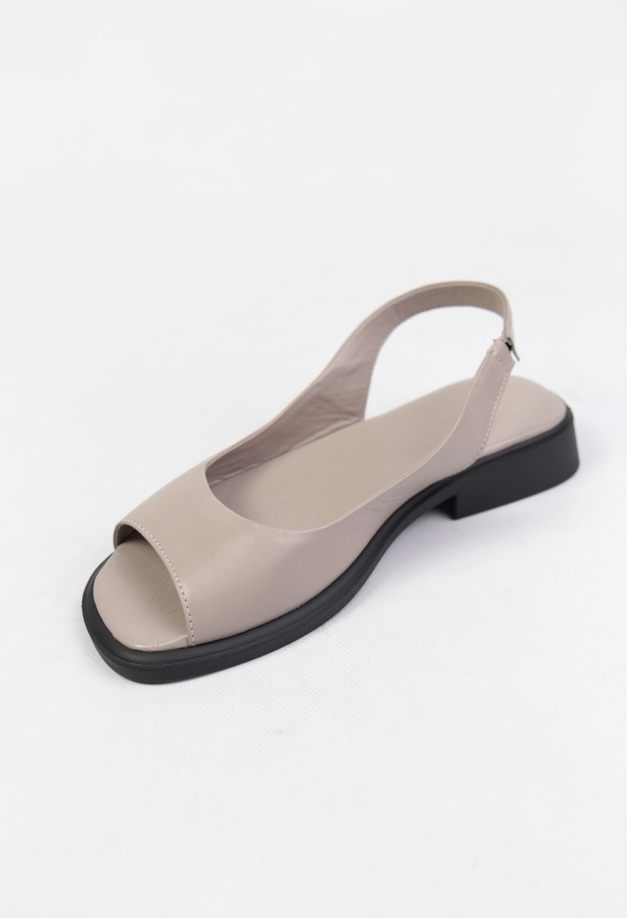 картинка Сандалии кожаные Benito от магазина Pratik