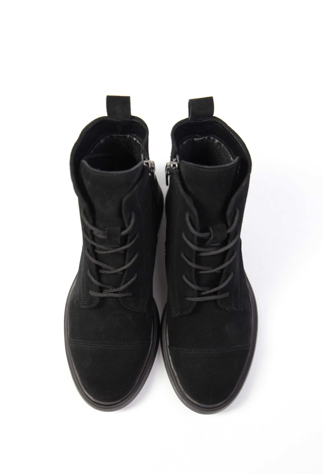 картинка Ботинки замшевые Benito от магазина Pratik