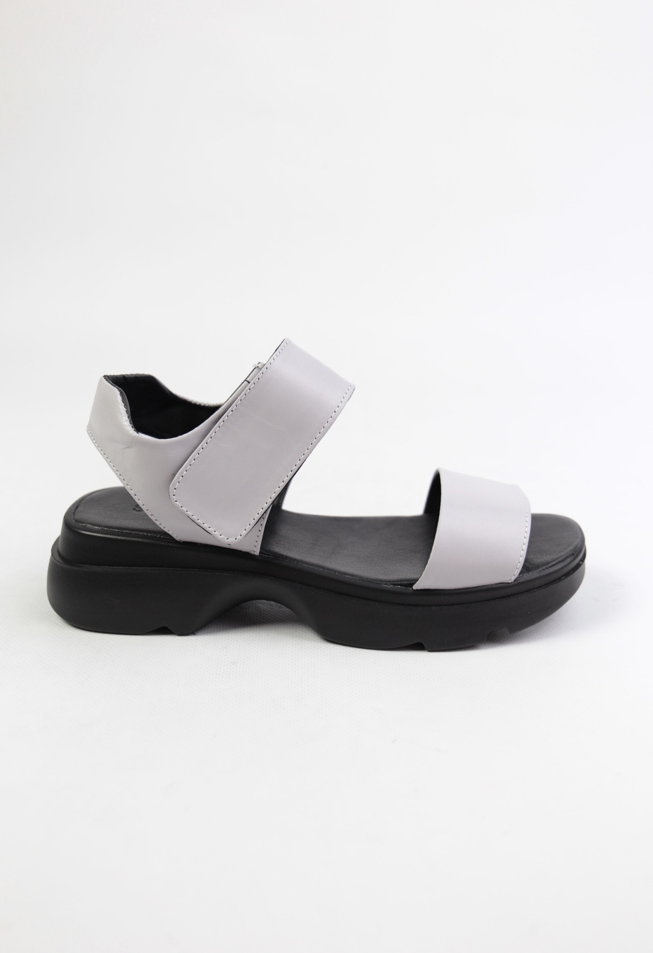 картинка Босоножки кожаные Benito от магазина Pratik