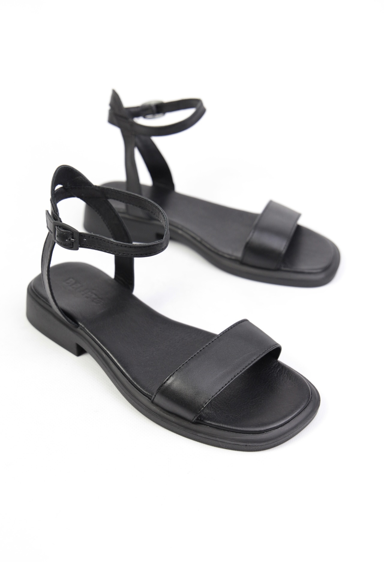 картинка Сандалии кожаные Benito от магазина Pratik