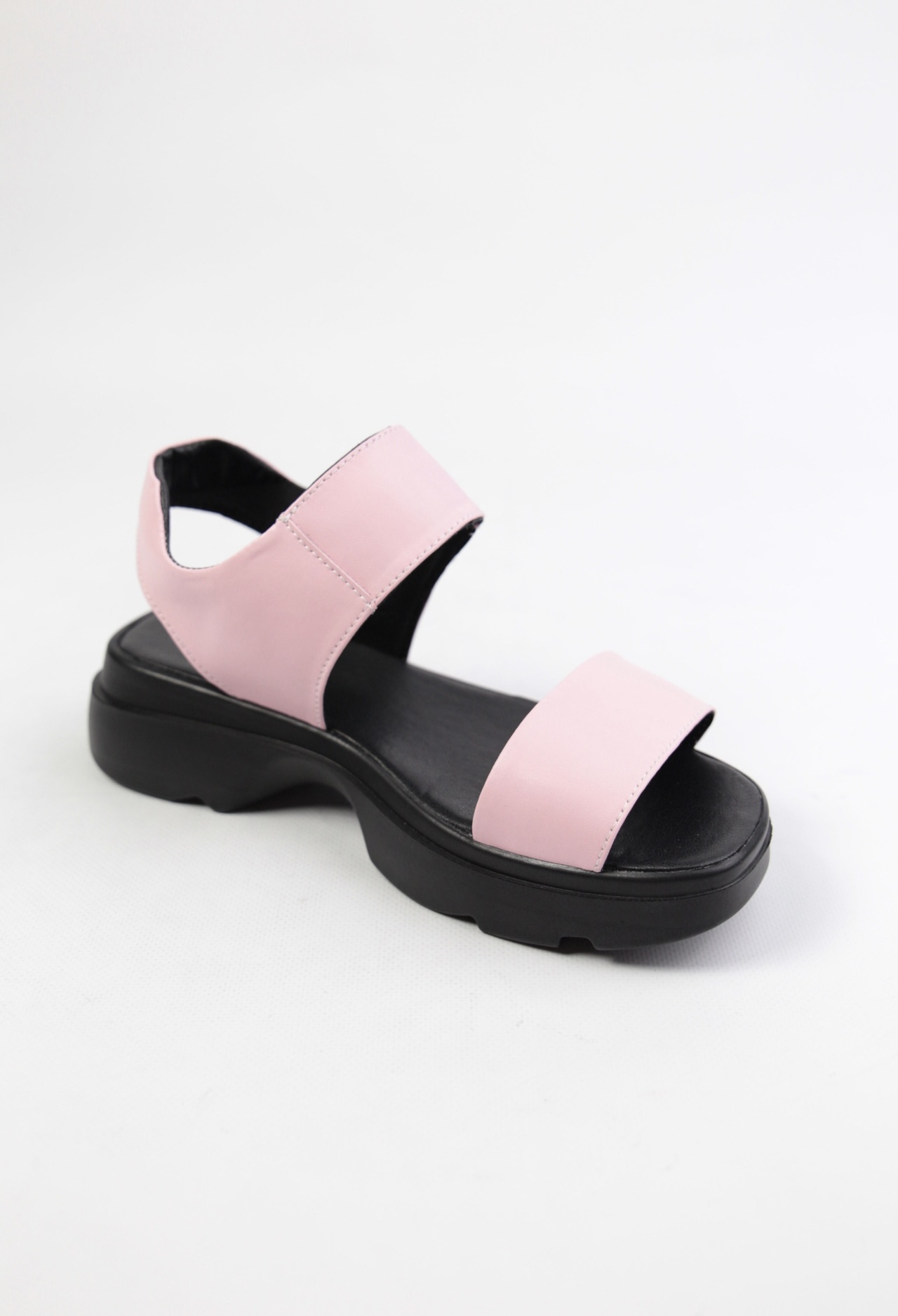 картинка Босоножки кожаные Benito от магазина Pratik