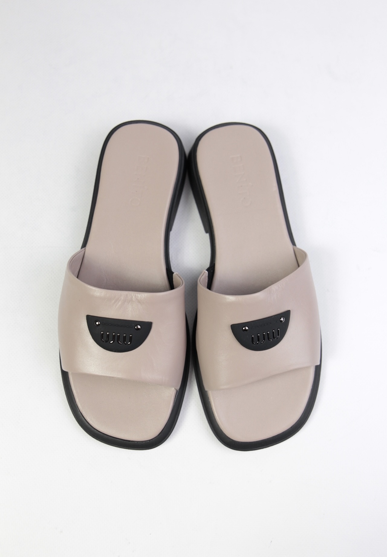 картинка Шлепанцы кожаные Benito от магазина Pratik