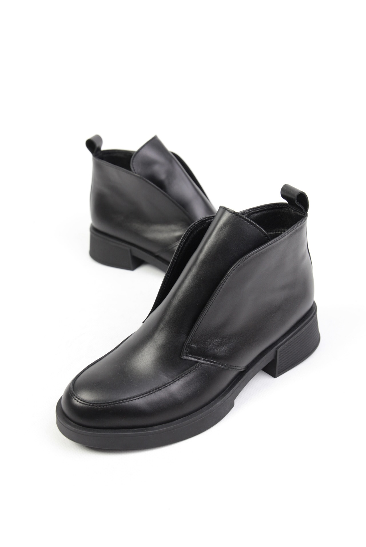 картинка Ботинки кожаные Benito от магазина Pratik