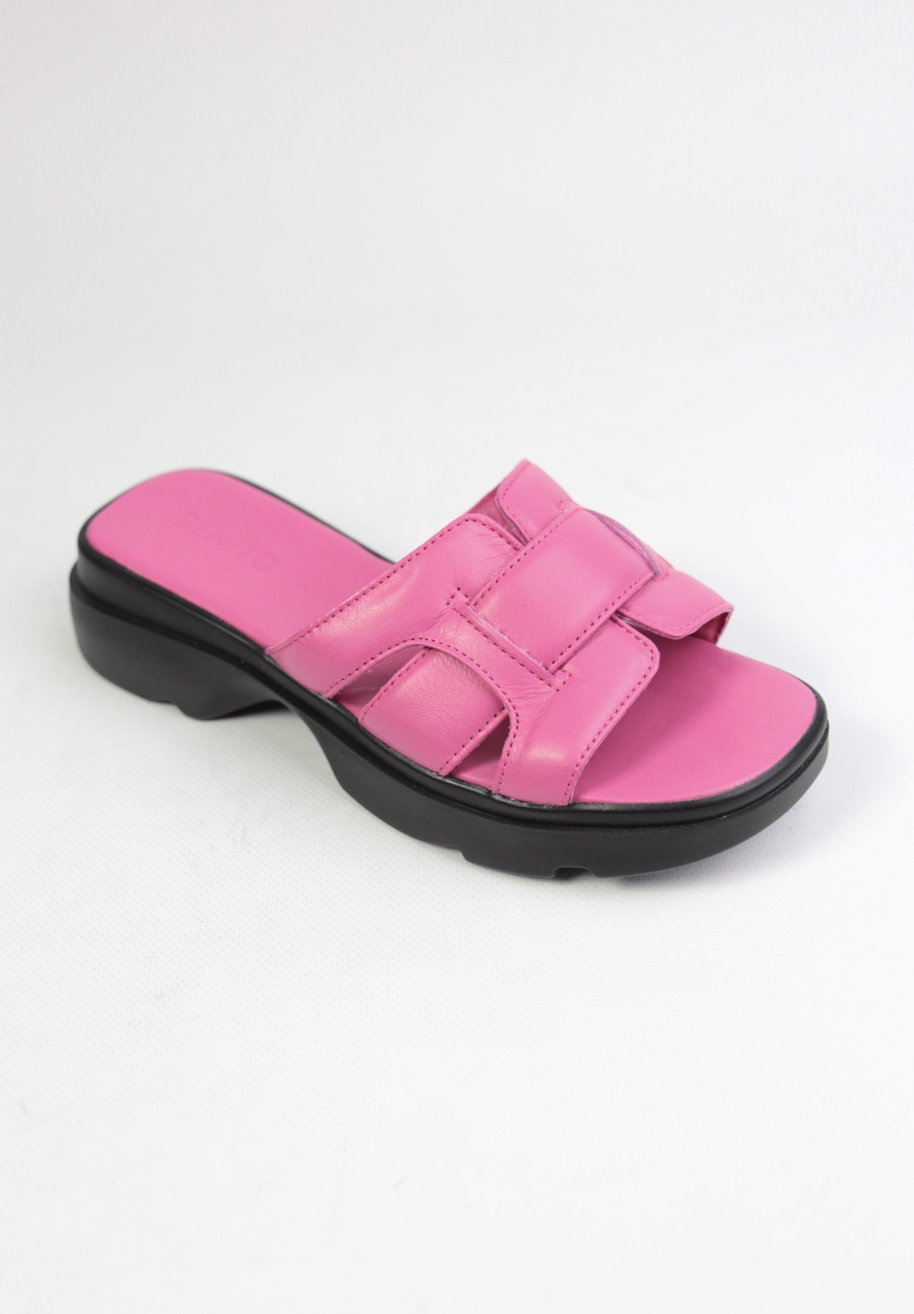 картинка Шлепанцы кожаные Benito от магазина Pratik