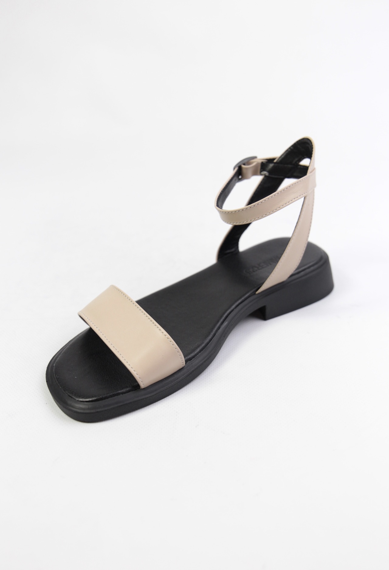 картинка Сандалии кожаные Benito от магазина Pratik