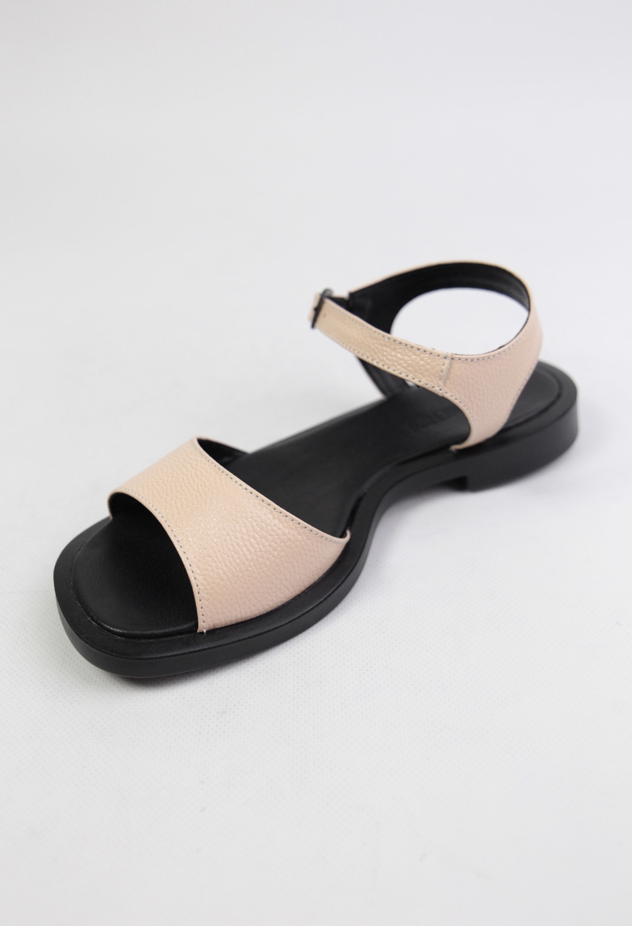 картинка Сандалии кожаные Benito от магазина Pratik