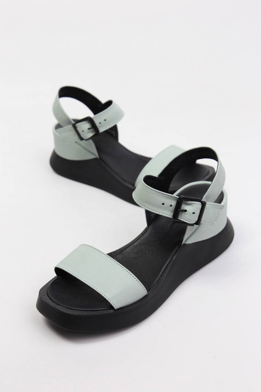 картинка Босоножки кожаные Benito от магазина Pratik