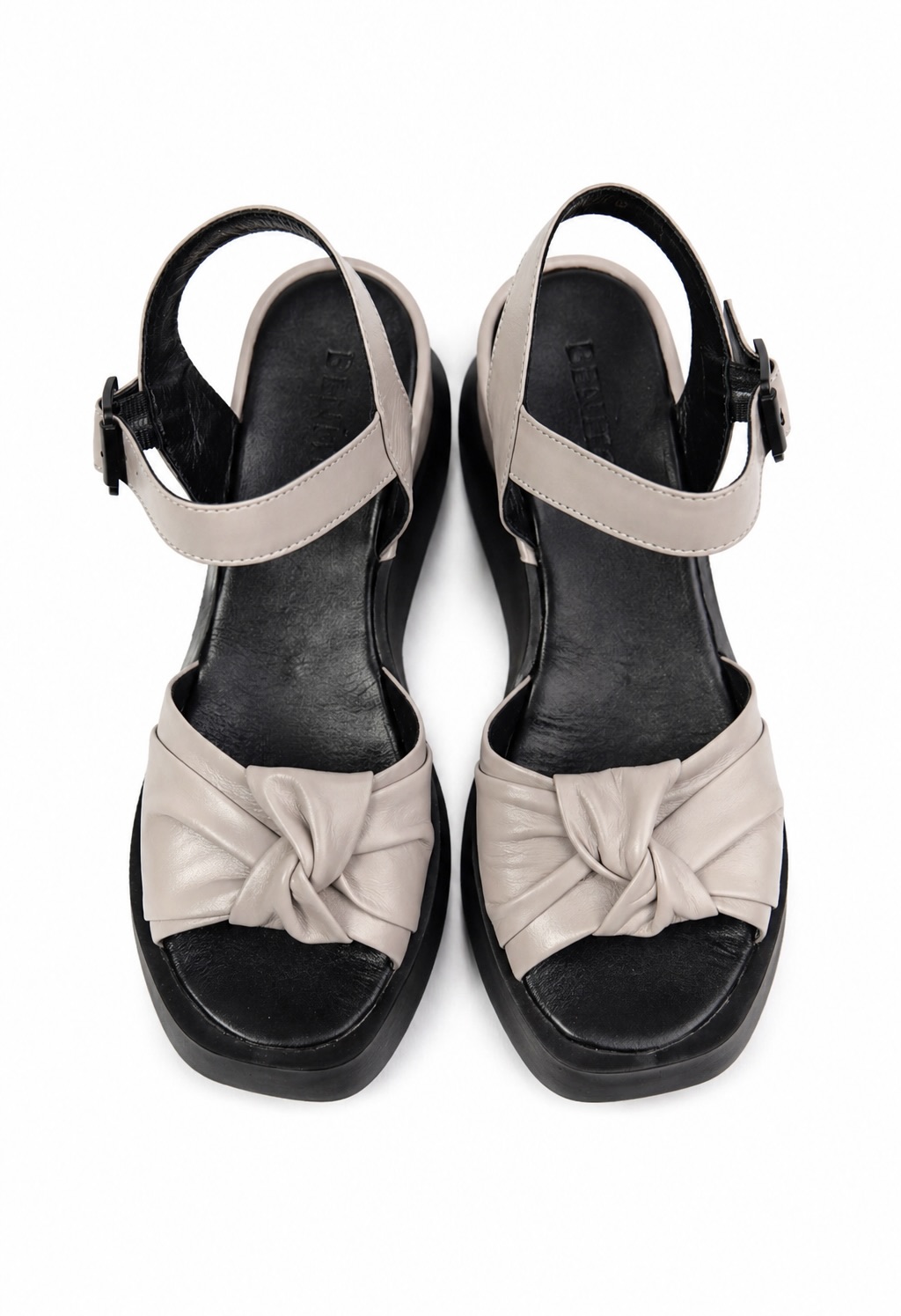 картинка Босоножки кожаные Benito от магазина Pratik