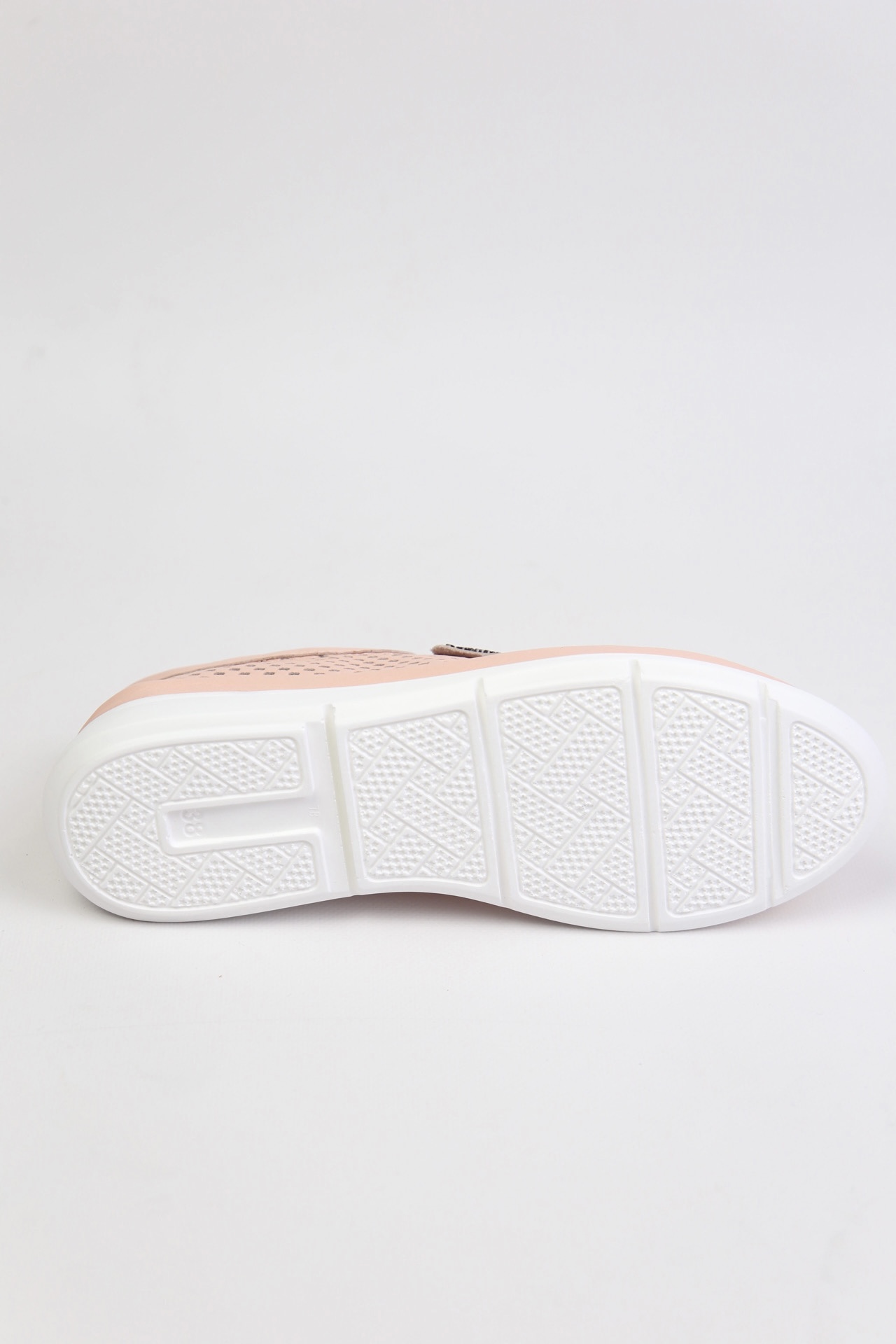 картинка Кеды кожаные Benito от магазина Pratik