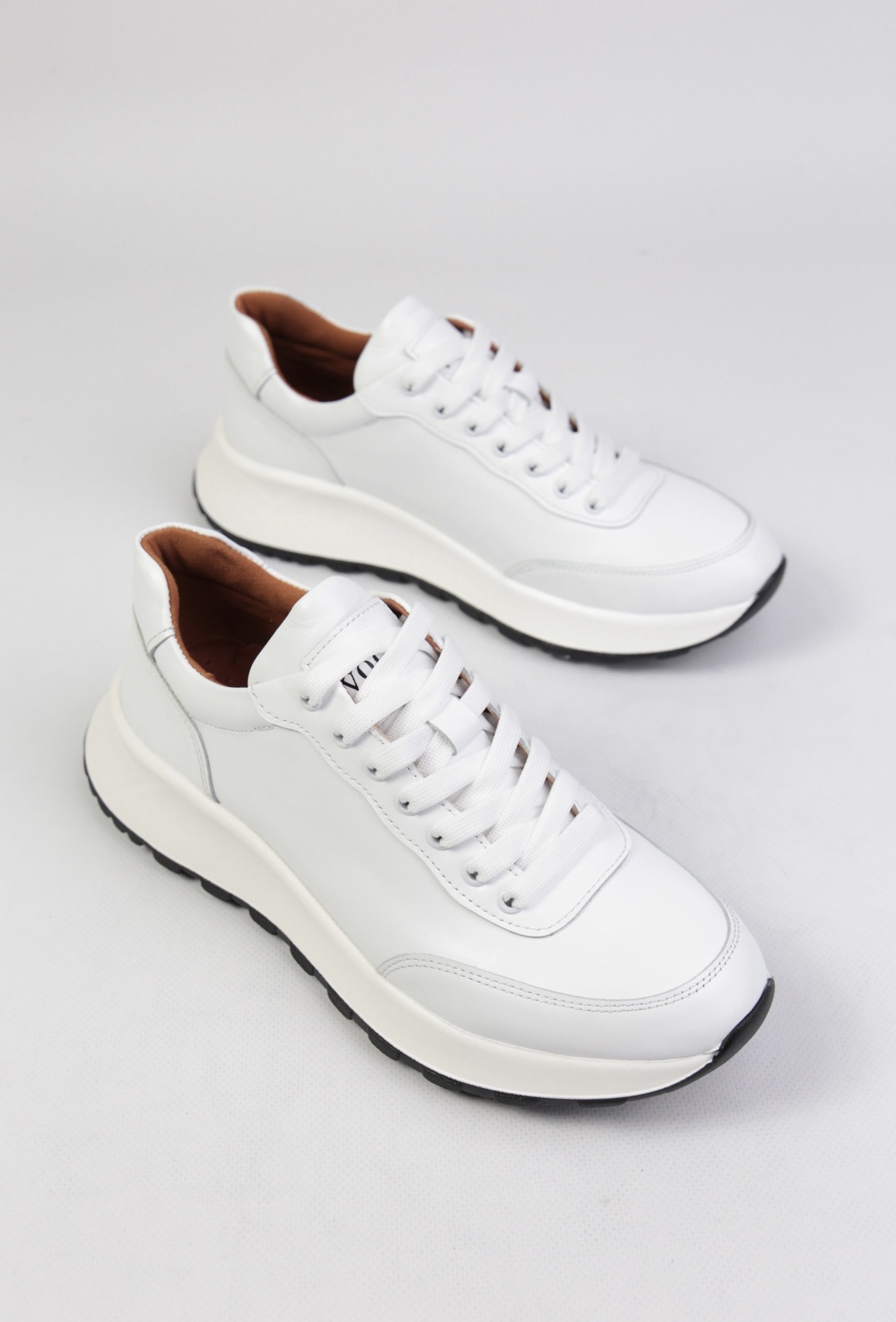 картинка Кроссовки кожаные Benito от магазина Pratik