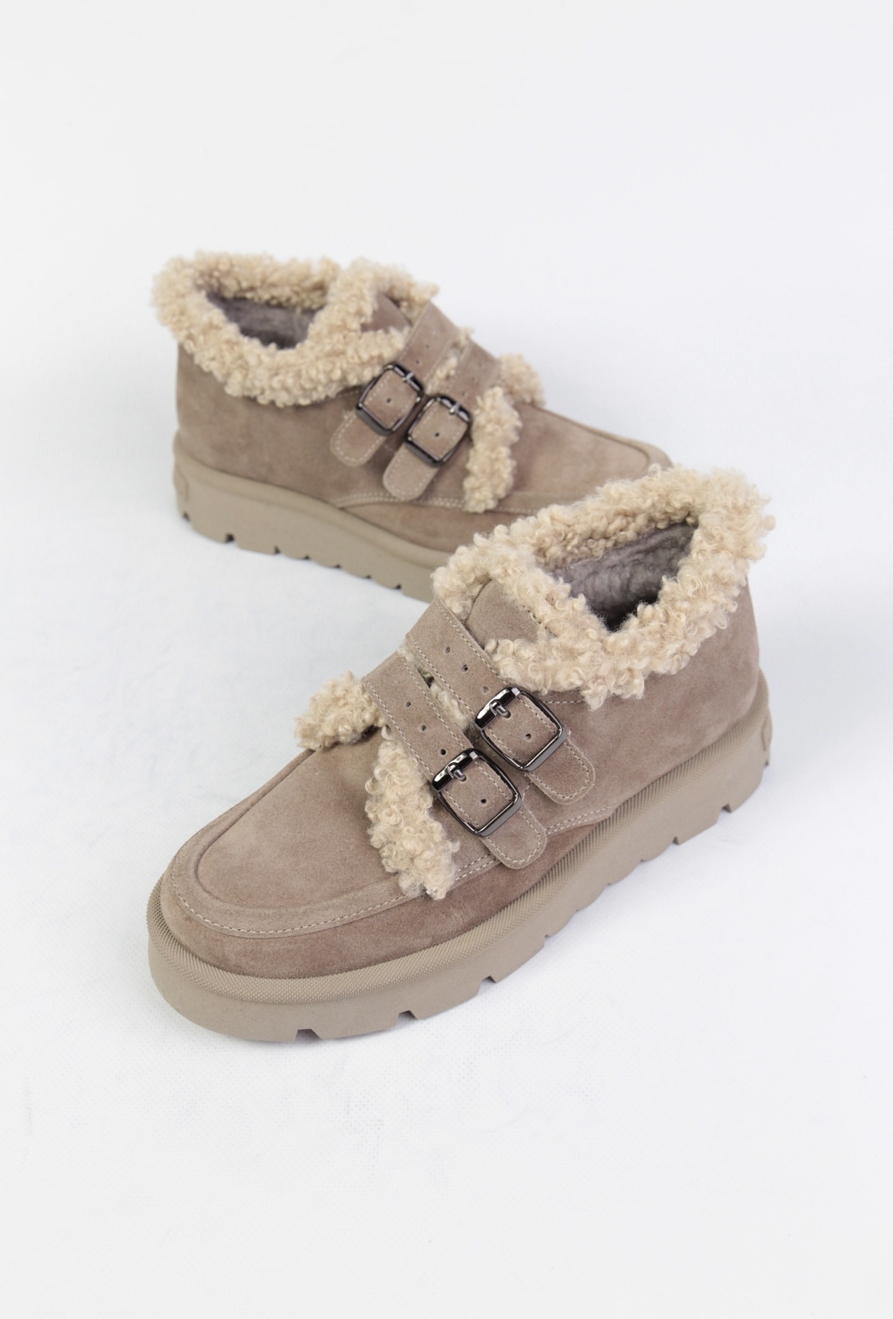 картинка Ботинки замшевые Benito от магазина Pratik