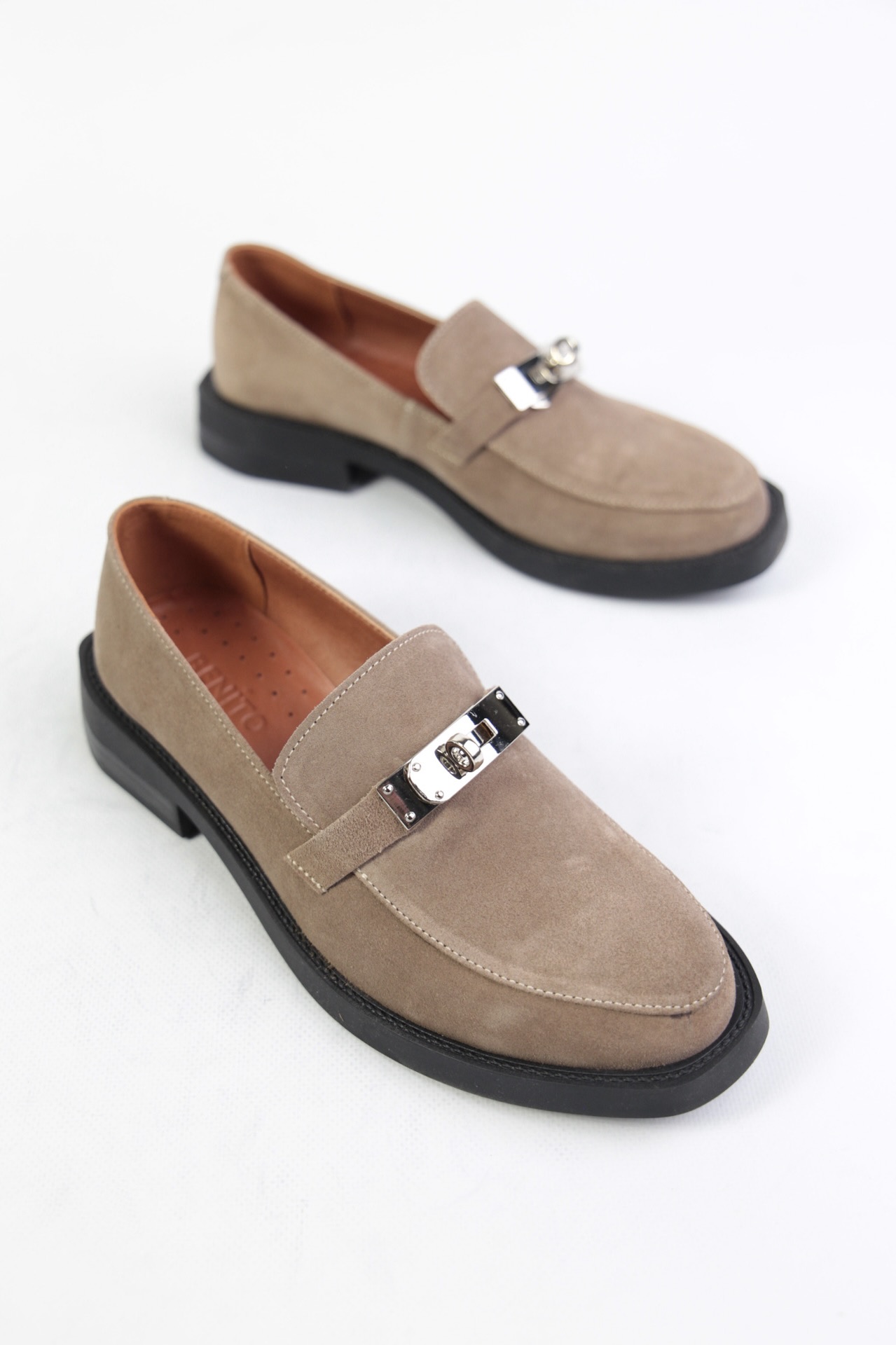 картинка Лоферы замшевые Benito от магазина Pratik