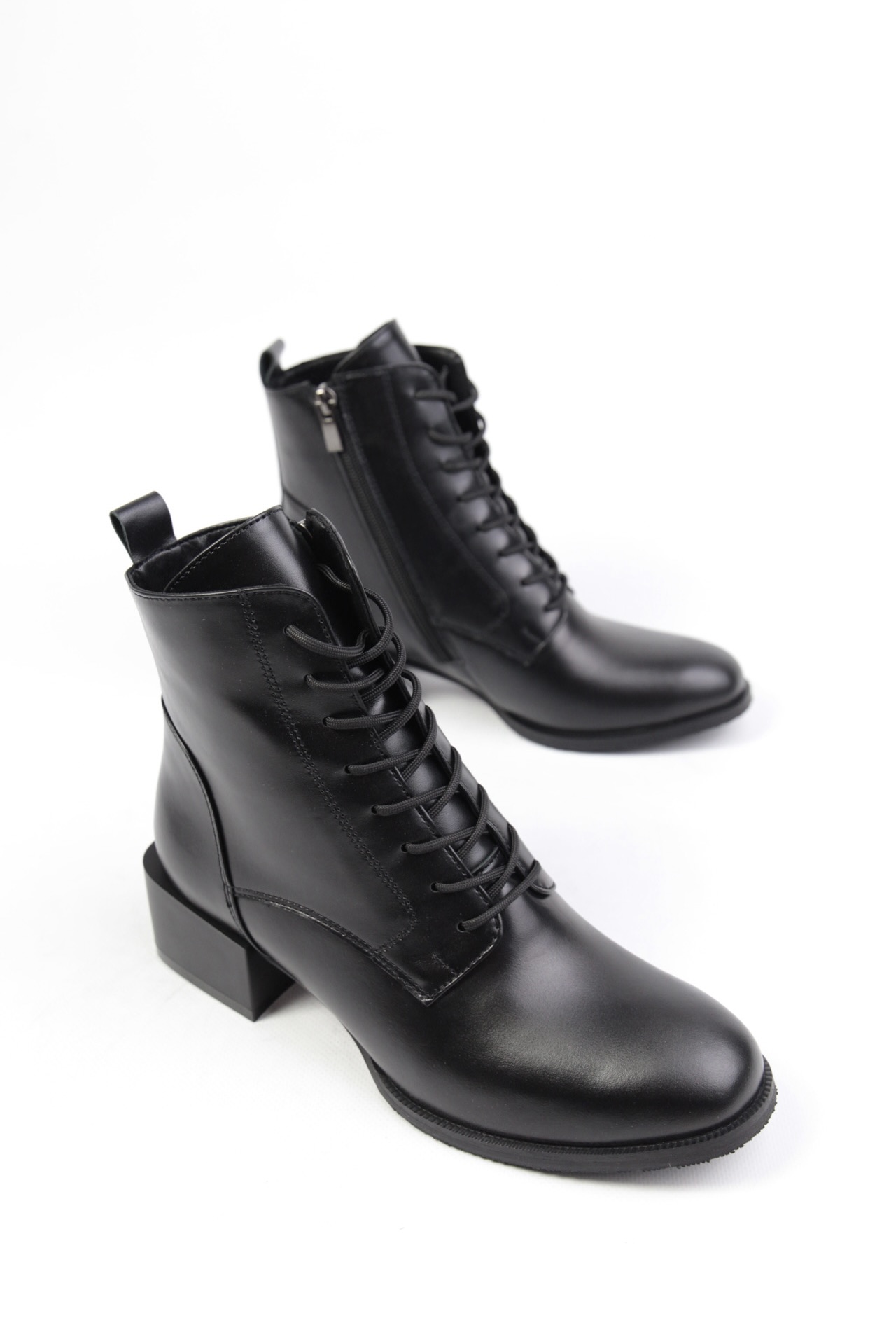 картинка Ботильоны кожаные Benito от магазина Pratik