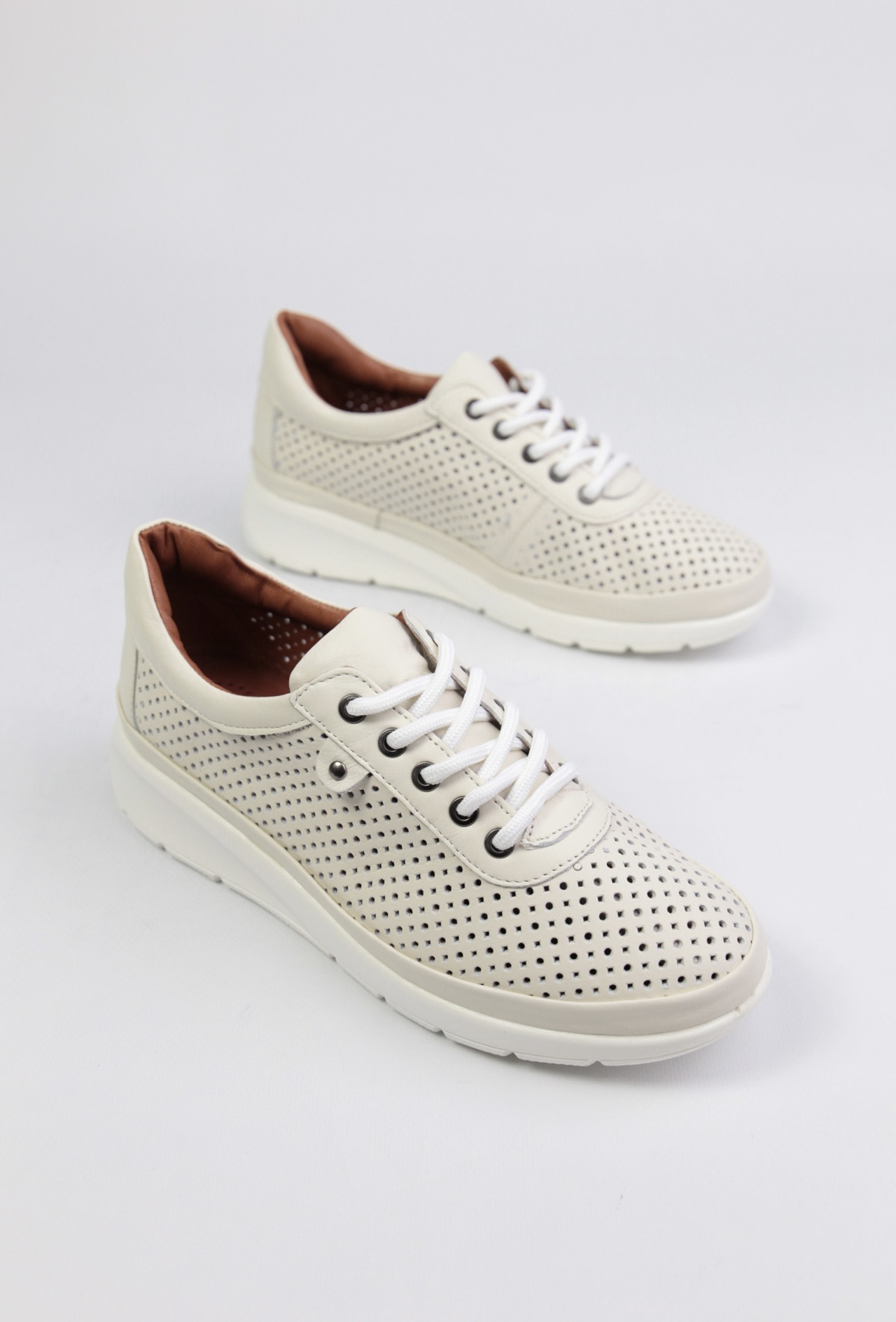 картинка Кроссовки кожаные Benito от магазина Pratik