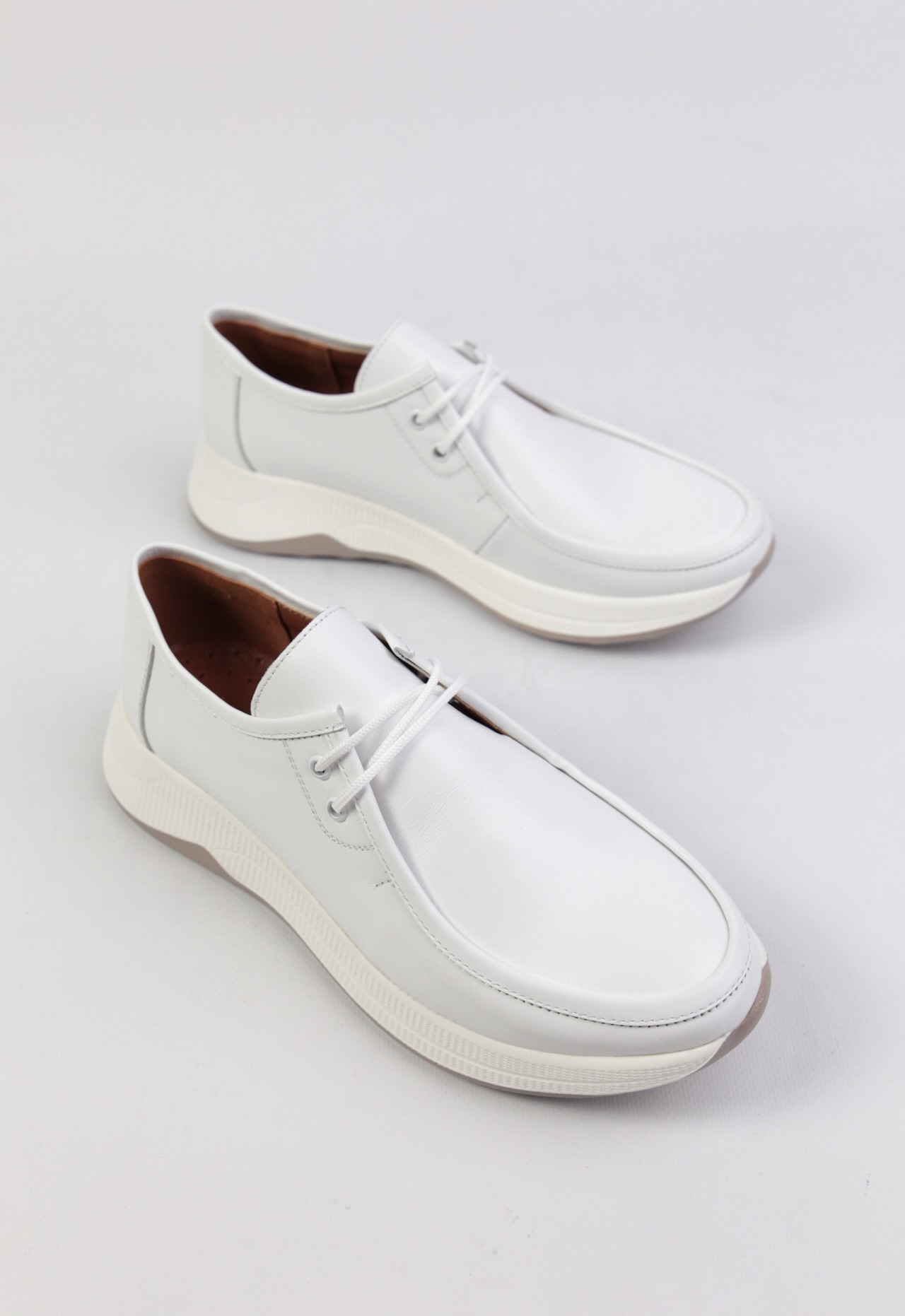 картинка Кроссовки кожаные Benito от магазина Pratik