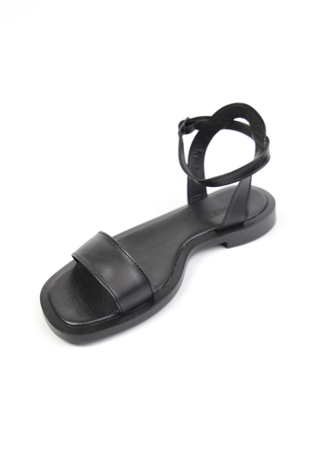 картинка Сандалии кожаные Benito от магазина Pratik