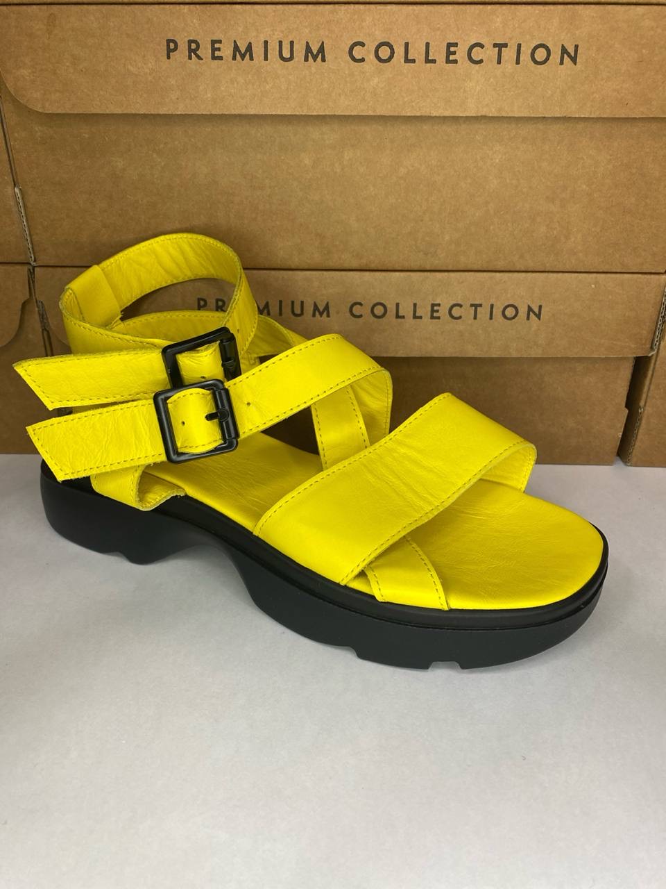 картинка Босоножки кожаные Benito от магазина Pratik