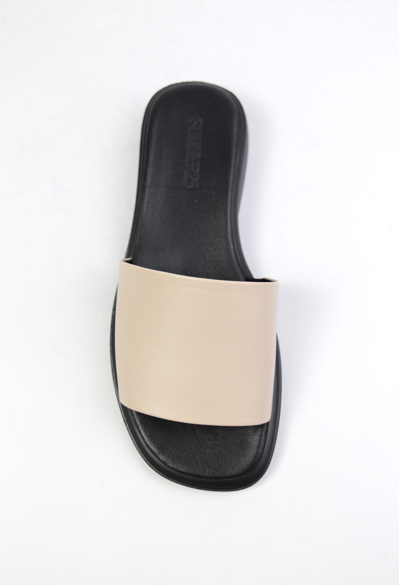 картинка Шлепанцы кожаные Benito от магазина Pratik