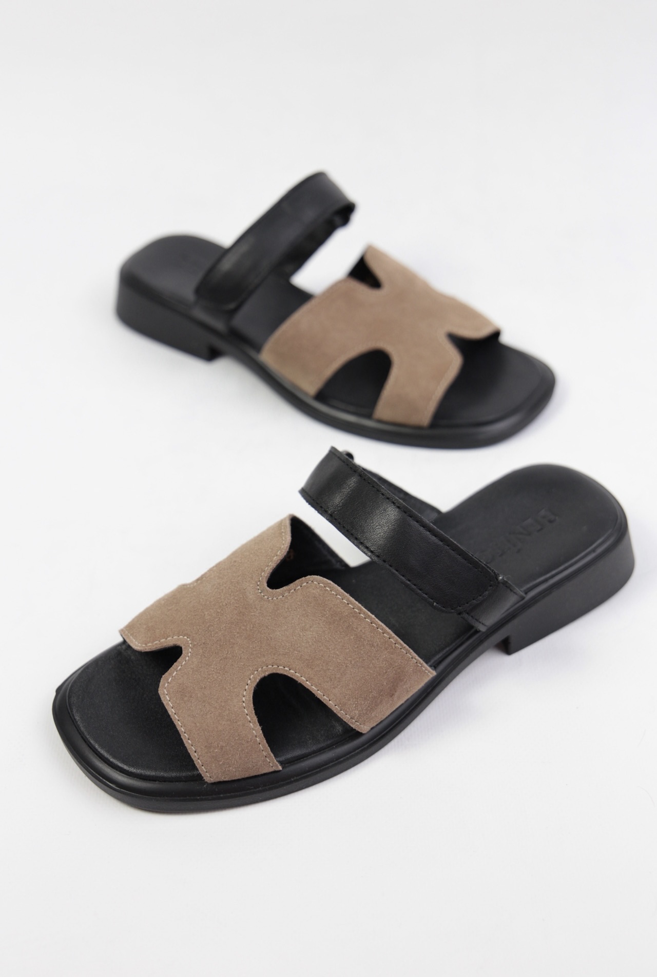 картинка Замшеві шльопанці Benito от магазина Pratik