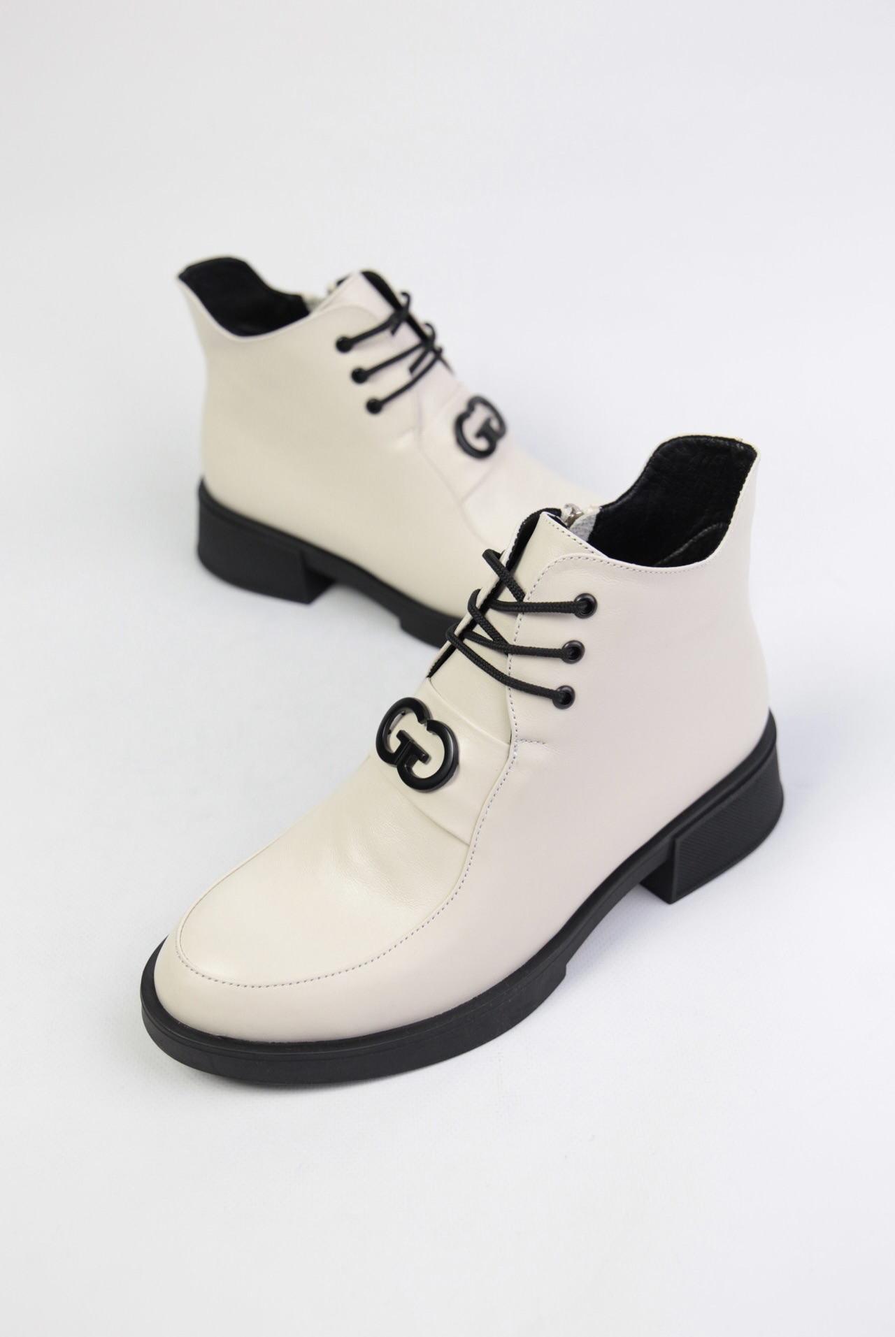 картинка Ботинки кожаные Benito от магазина Pratik