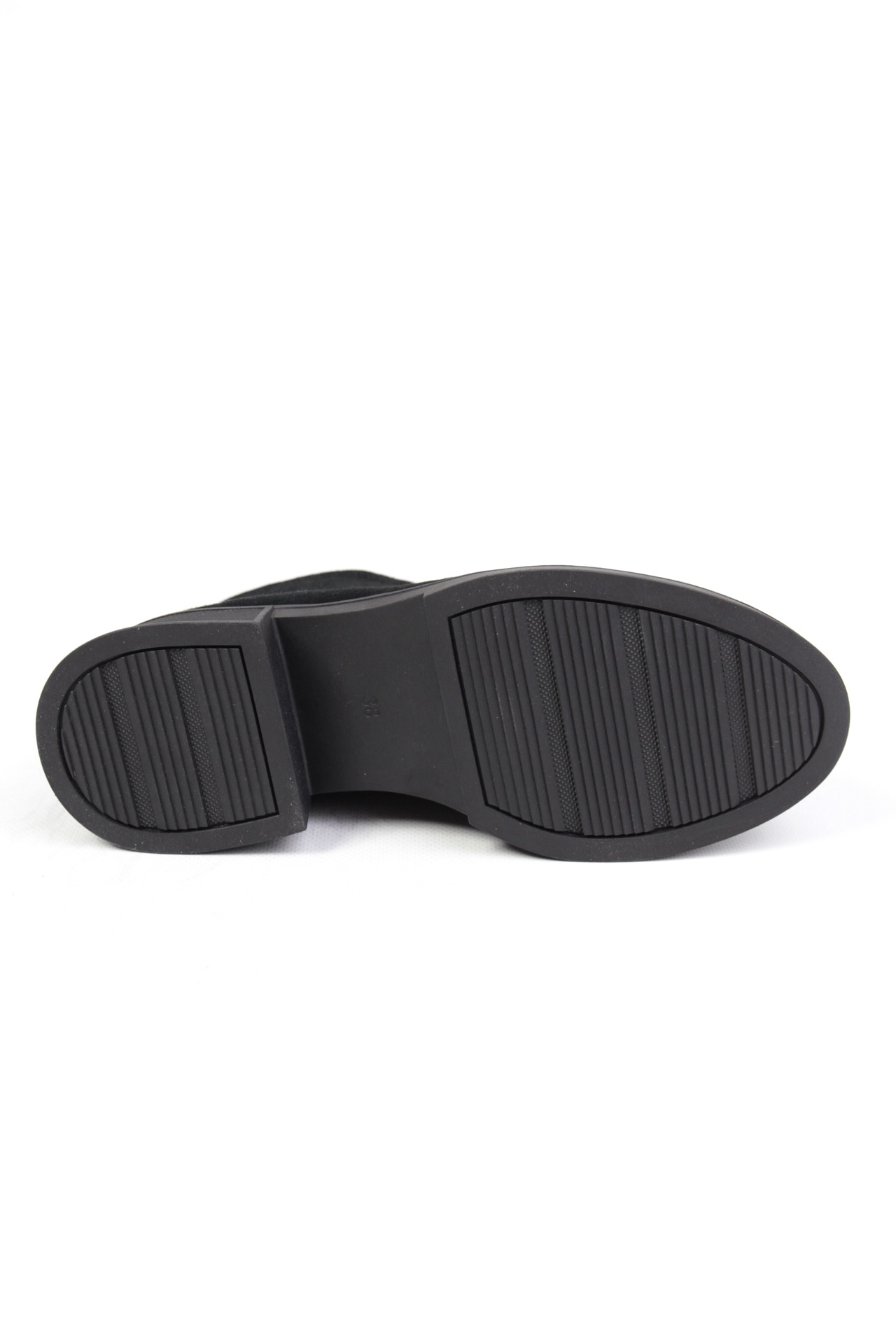 картинка Ботинки замшевые Benito от магазина Pratik