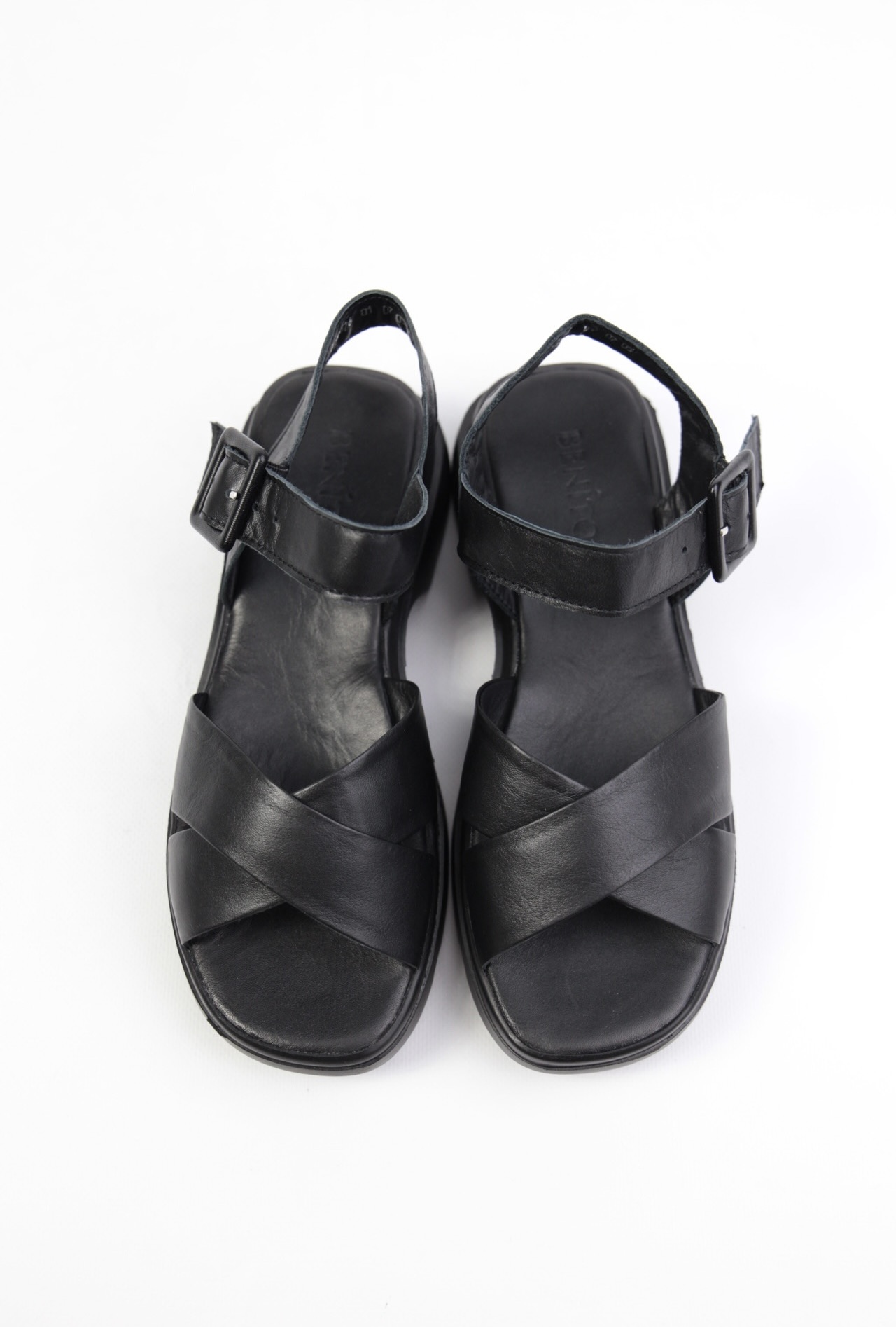 картинка Босоножки кожаные Benito от магазина Pratik