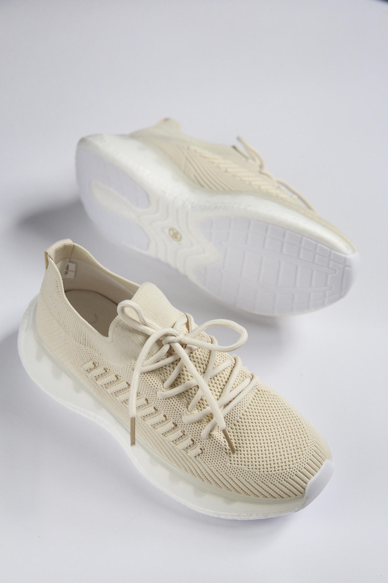 картинка Кроссовки женские Lonza от магазина Pratik