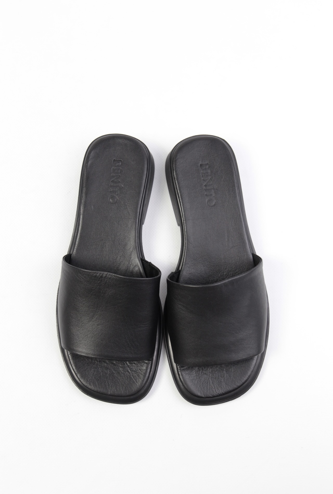 картинка Шлепанцы кожаные Benito от магазина Pratik