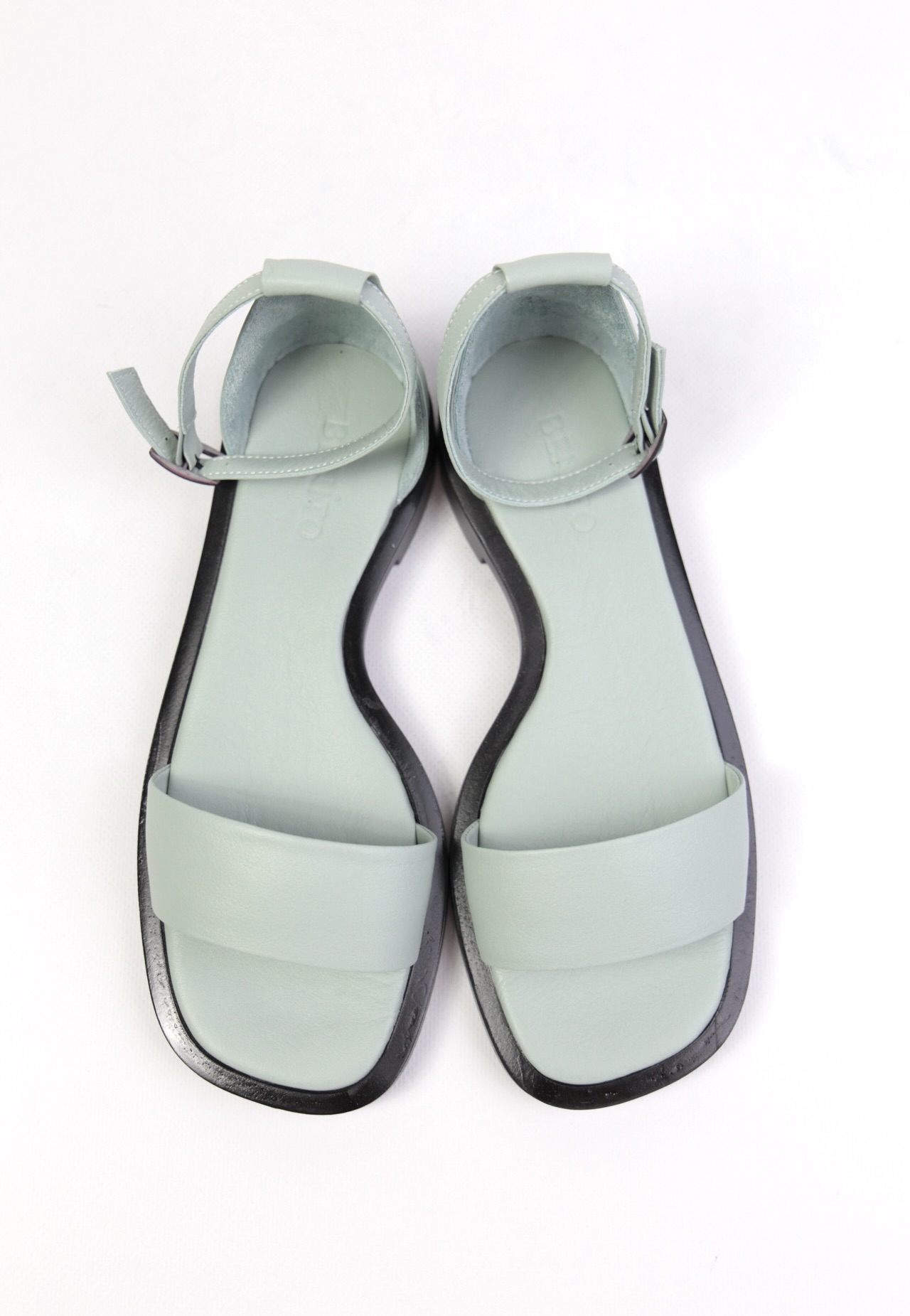 картинка Сандалии кожаные Benito от магазина Pratik