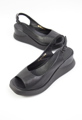 Босоножки кожаные Benito 0111/01 new- фото 1 - интернет-магазин обуви Pratik