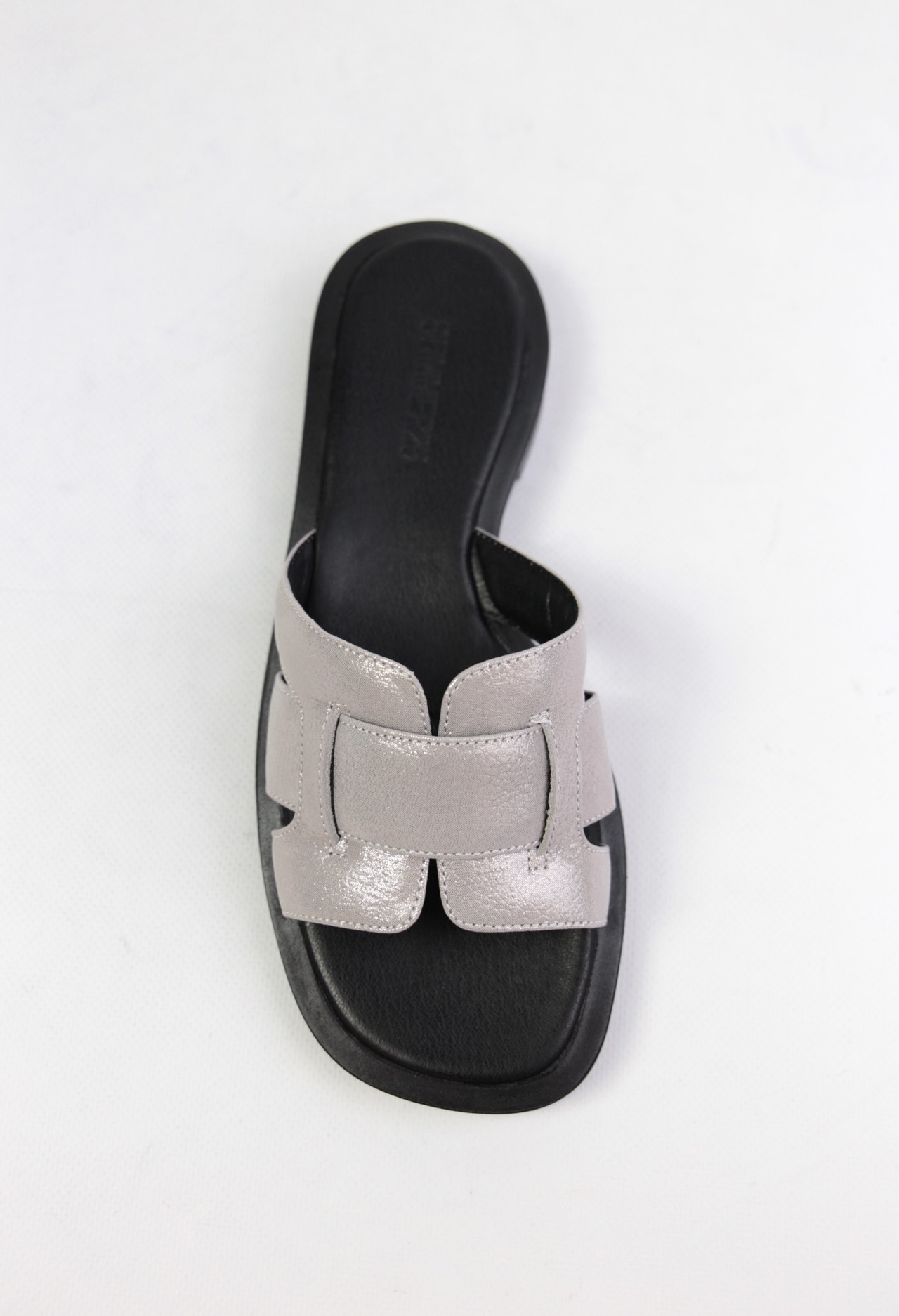 картинка Шлепанцы кожаные Benito от магазина Pratik