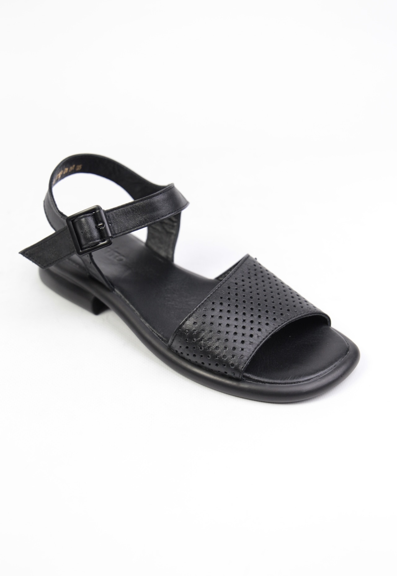 картинка Сандалии кожаные Benito от магазина Pratik