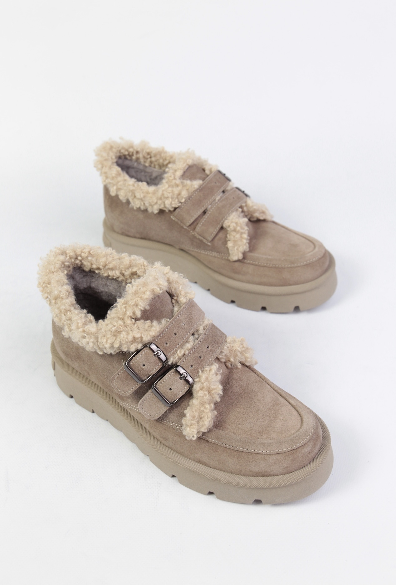 картинка Ботинки замшевые Benito от магазина Pratik