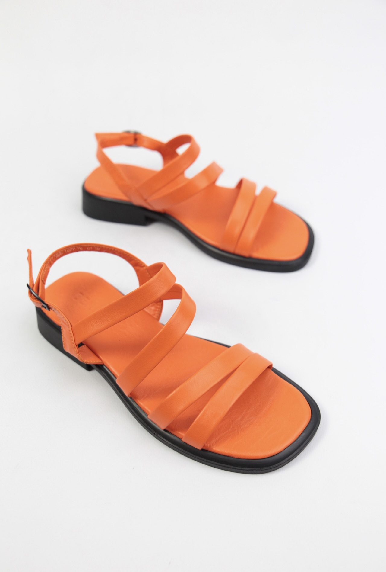 картинка Сандалии кожаные Benito от магазина Pratik