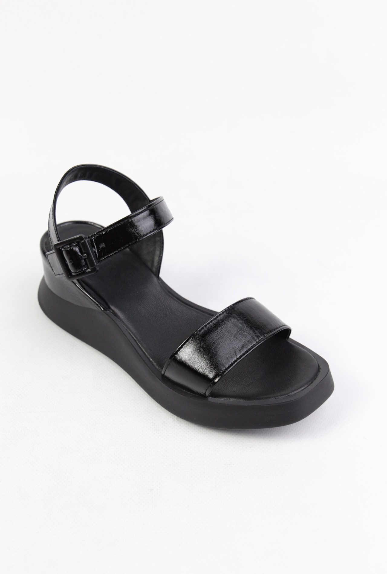 картинка Босоножки кожаные Benito от магазина Pratik