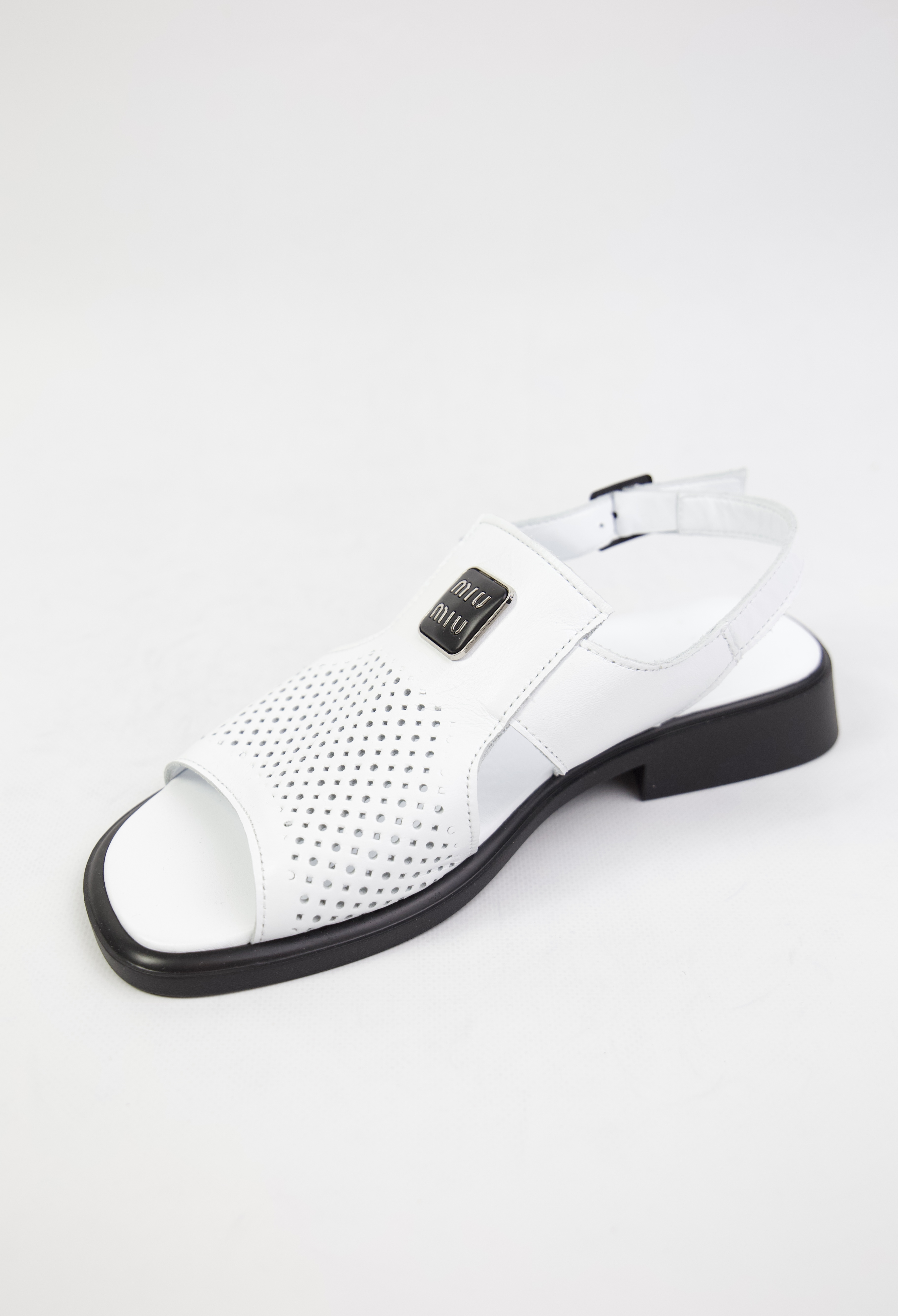 картинка Сандалии кожаные Benito от магазина Pratik