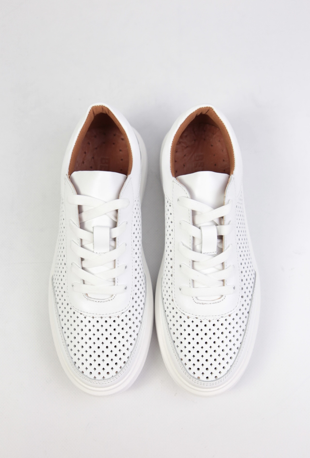 картинка Кеды кожаные Benito от магазина Pratik