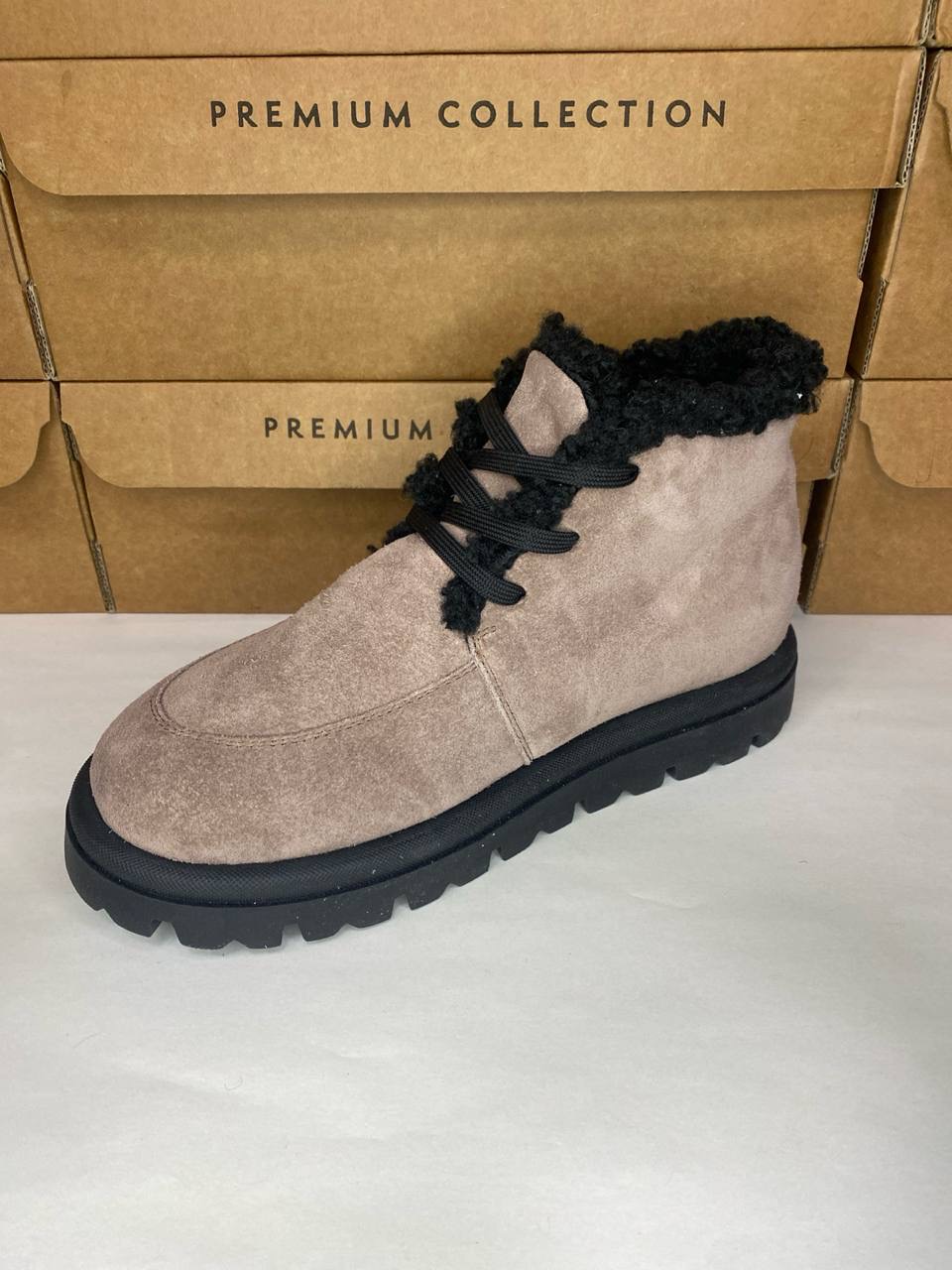 картинка Ботинки замшевые Benito от магазина Pratik