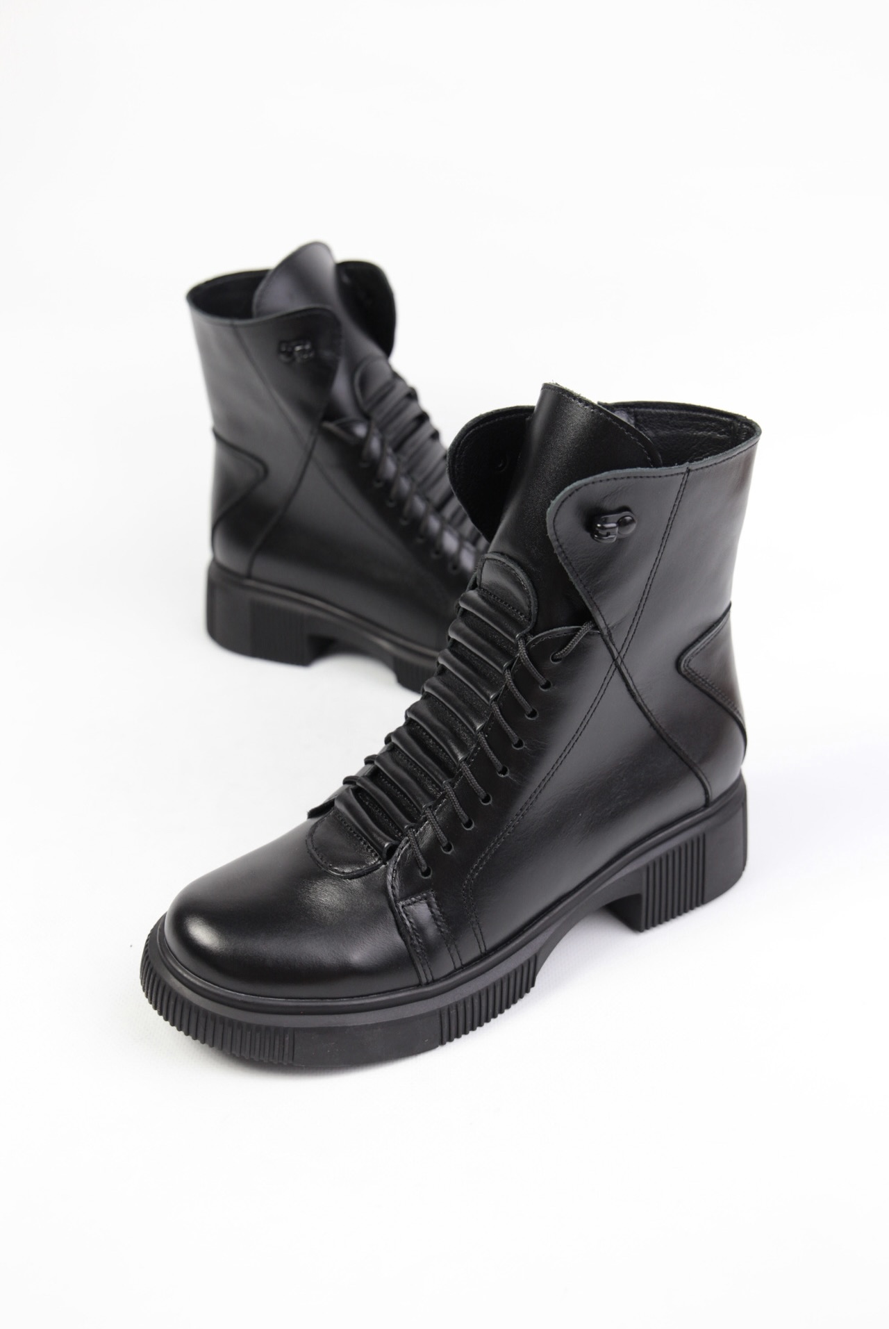 картинка Ботинки кожаные Benito от магазина Pratik