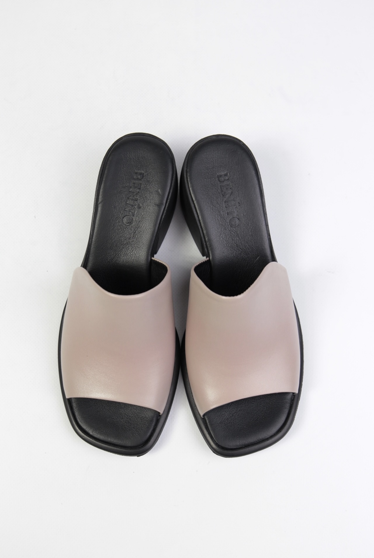 картинка Сабо кожаные Benito от магазина Pratik