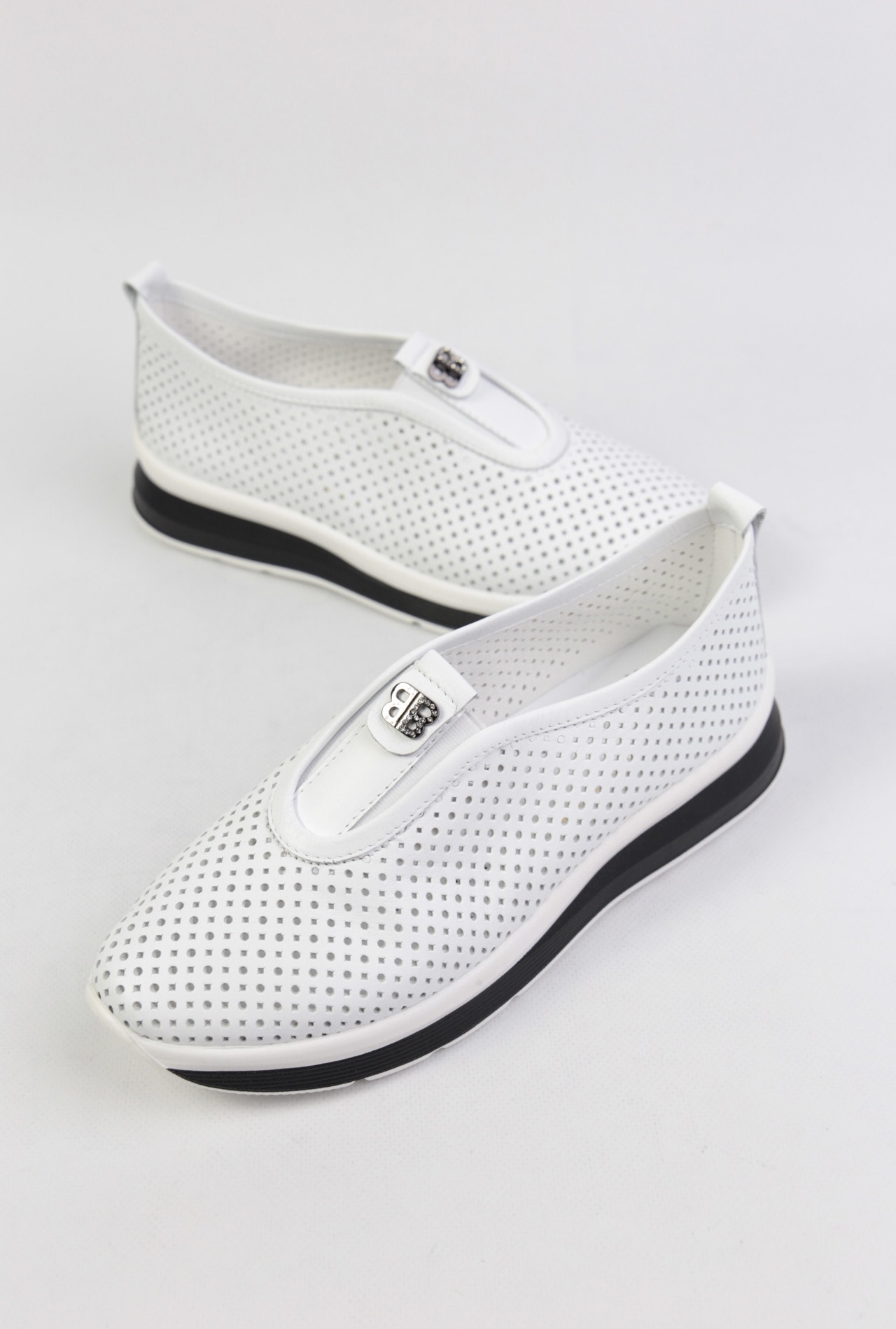 картинка Слипоны кожаные Benito от магазина Pratik